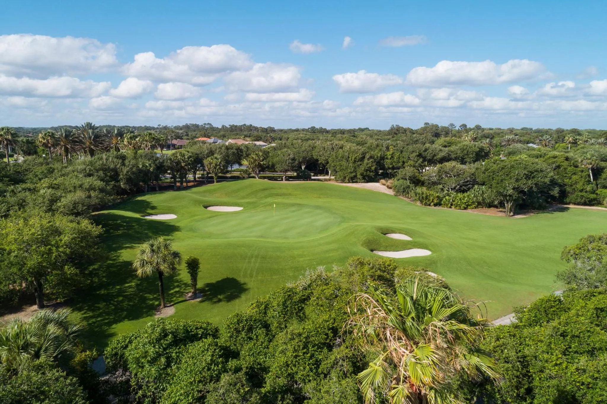 Property building in 832 Cinnamon Beach