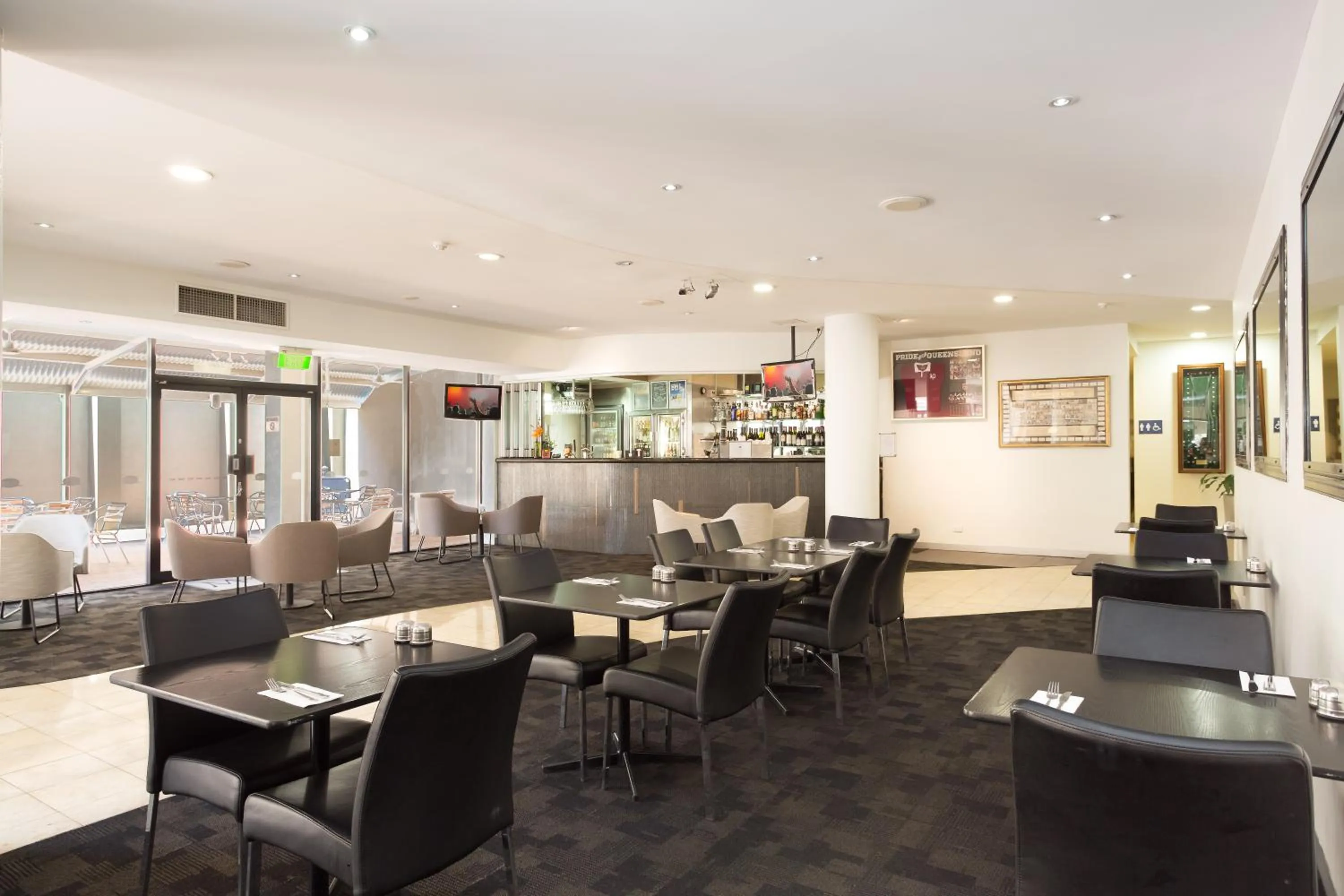 Restaurant/places to eat in Riverside Hotel Southbank
