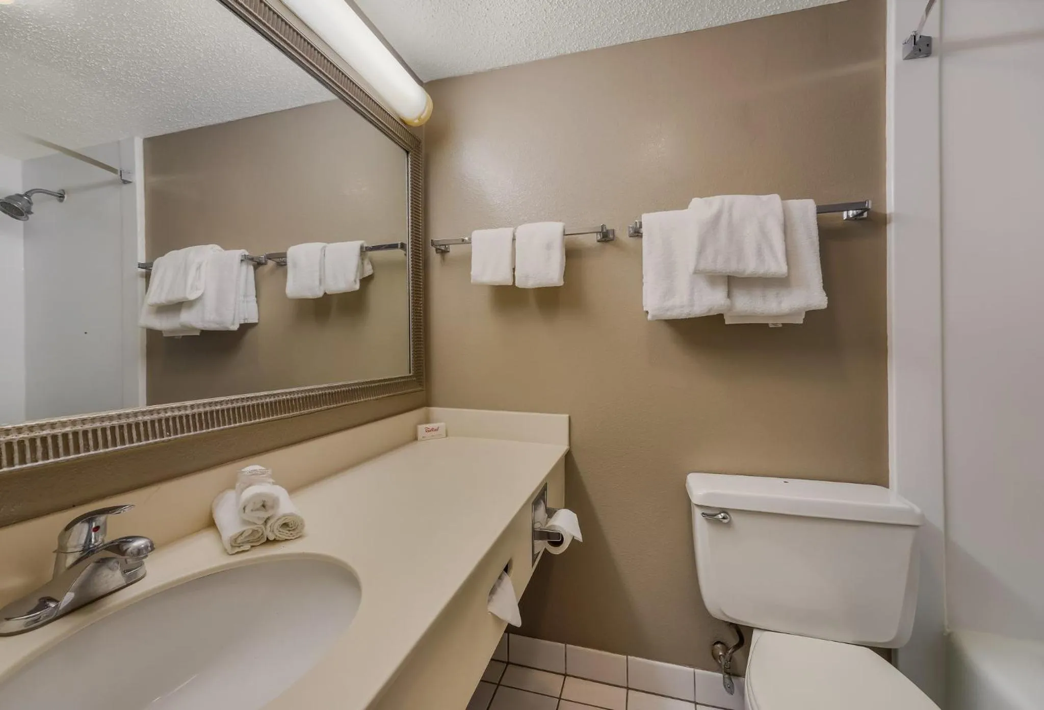 Bathroom in Red Roof Inn Painted Post