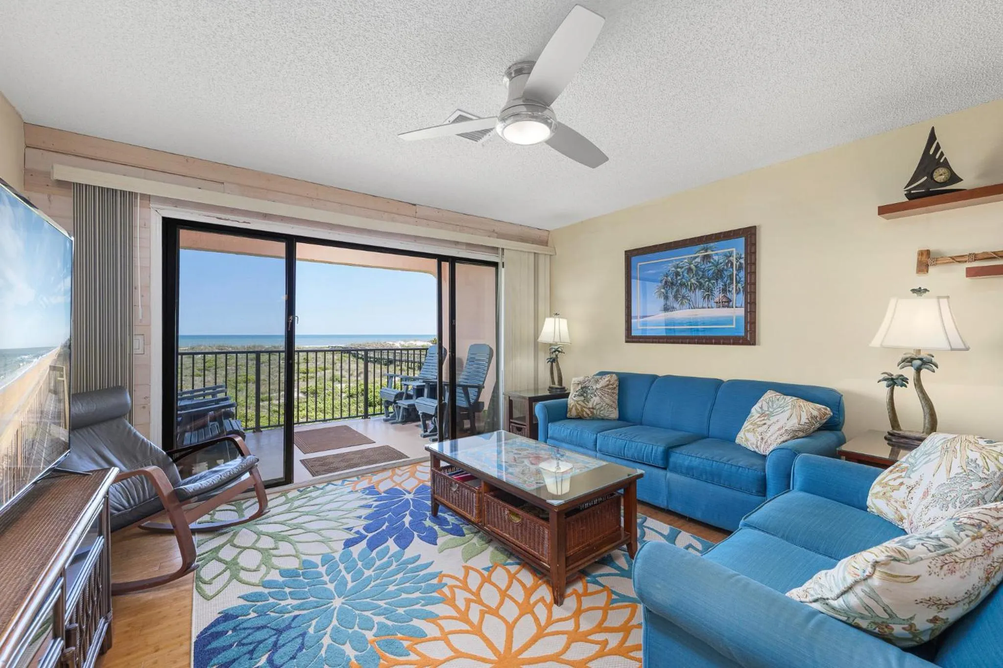 Living room in Sea Place 11209