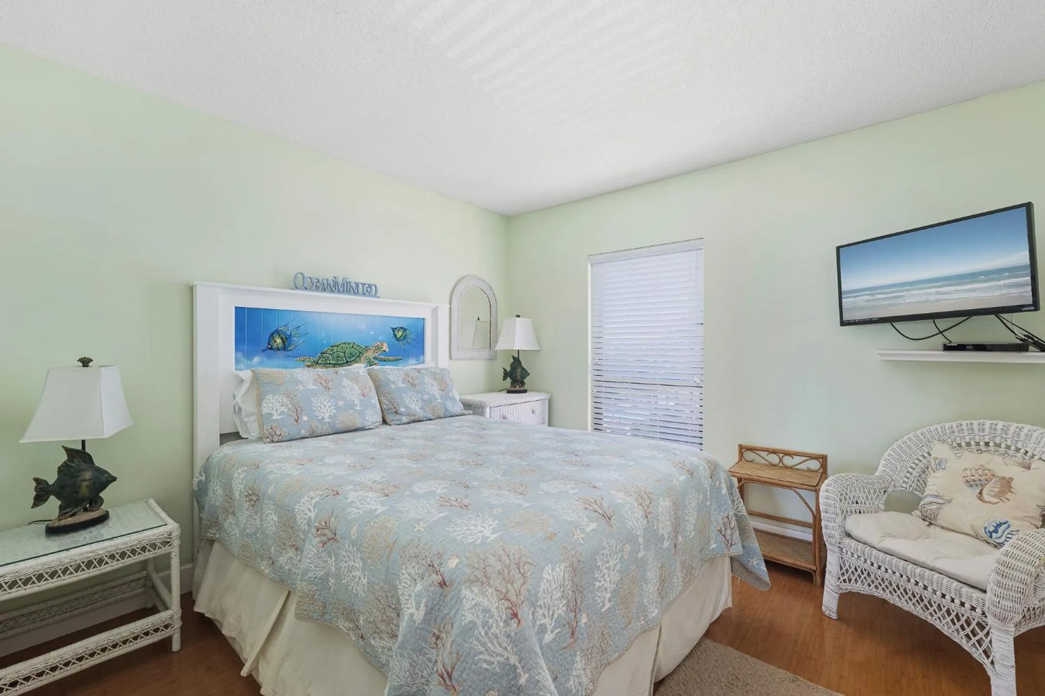 Bedroom, Bed in Sea Place 11209