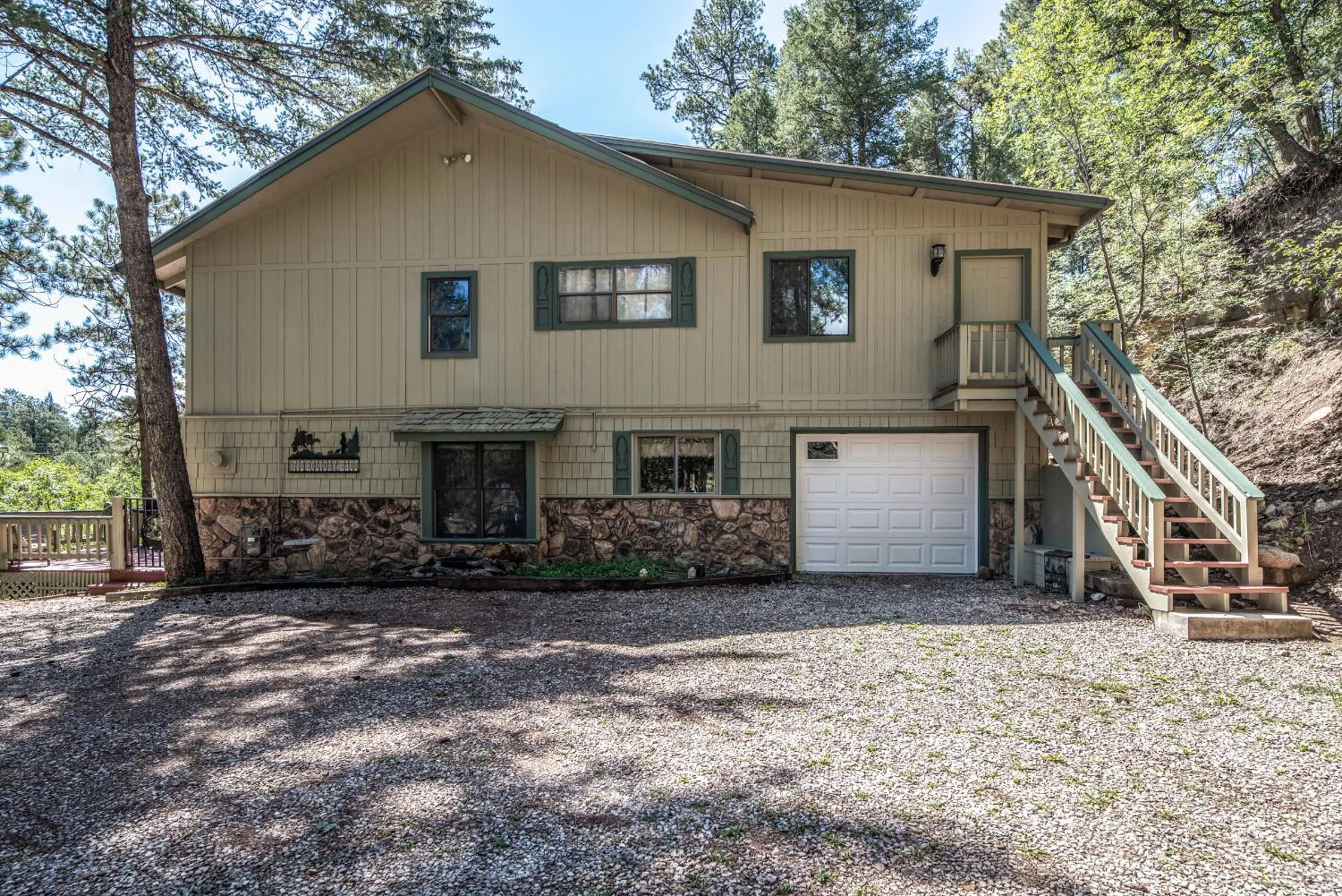 Property building in Tis Holiday Haus