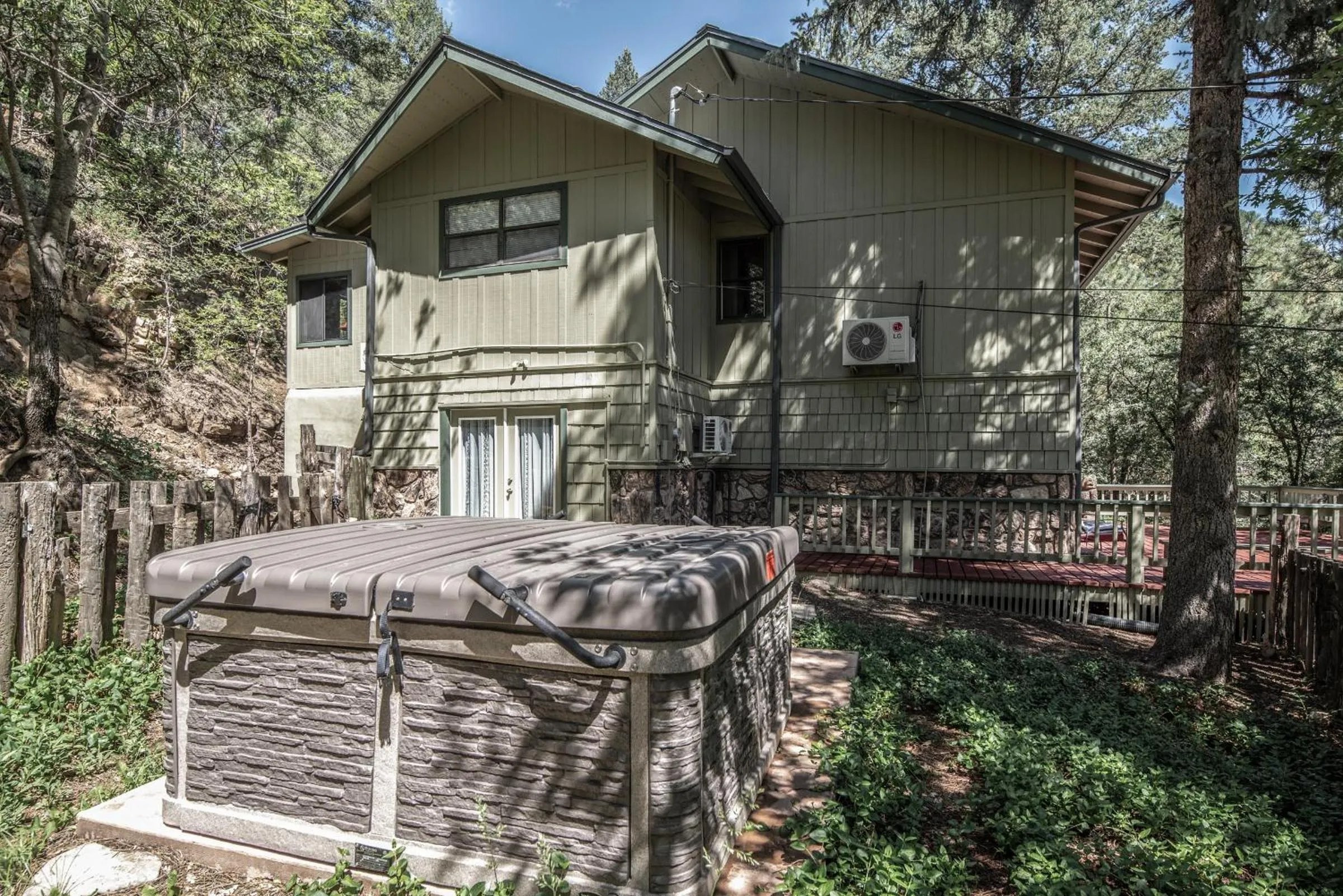 Property building in Tis Holiday Haus