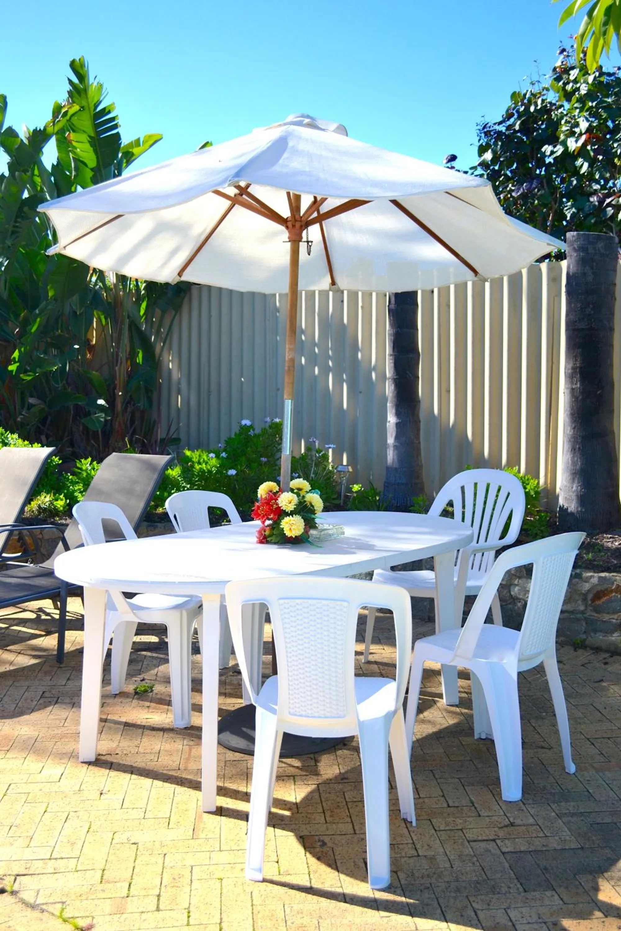 Swimming pool in Palms Bed & Breakfast