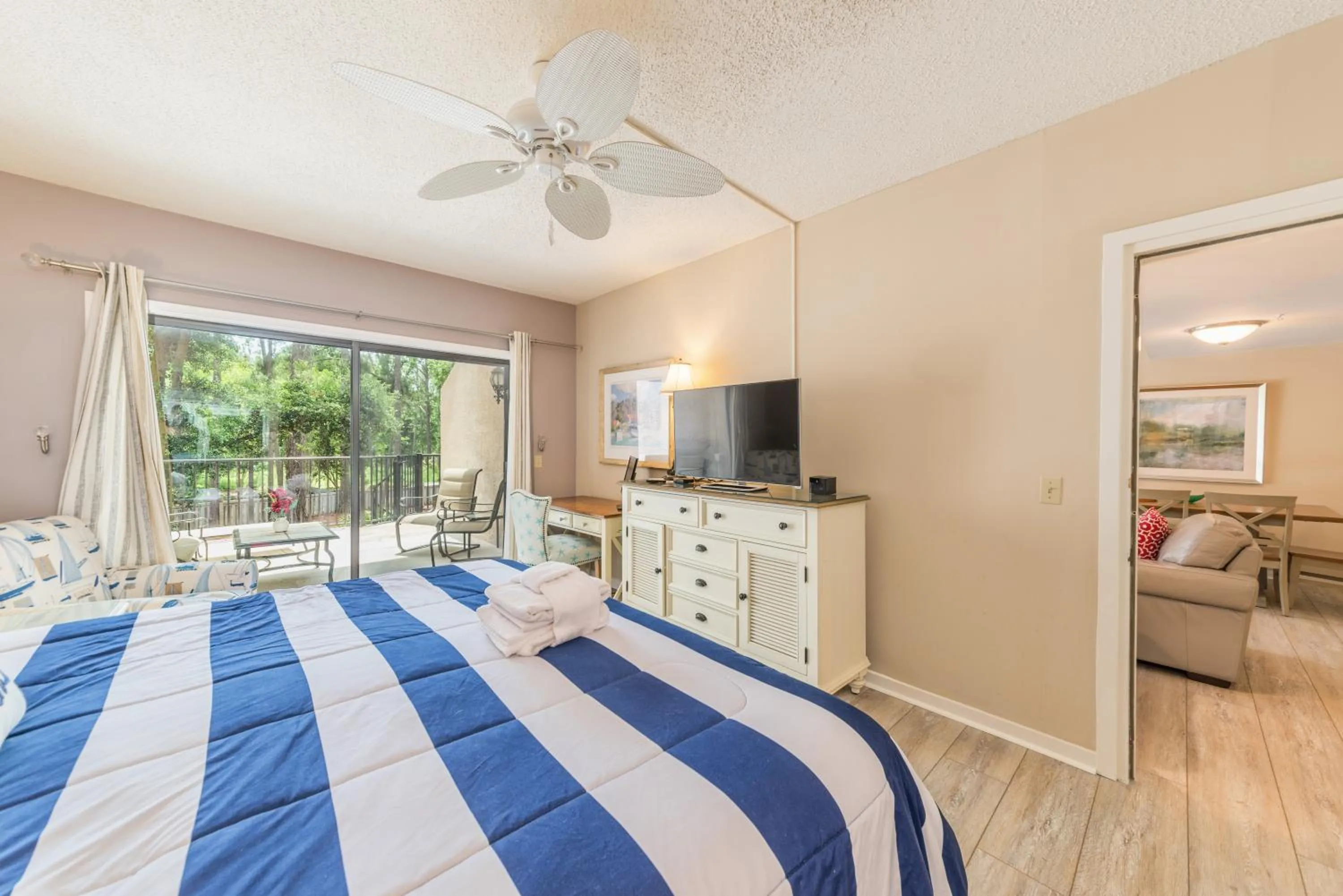 Bedroom, Bed in Village House 102