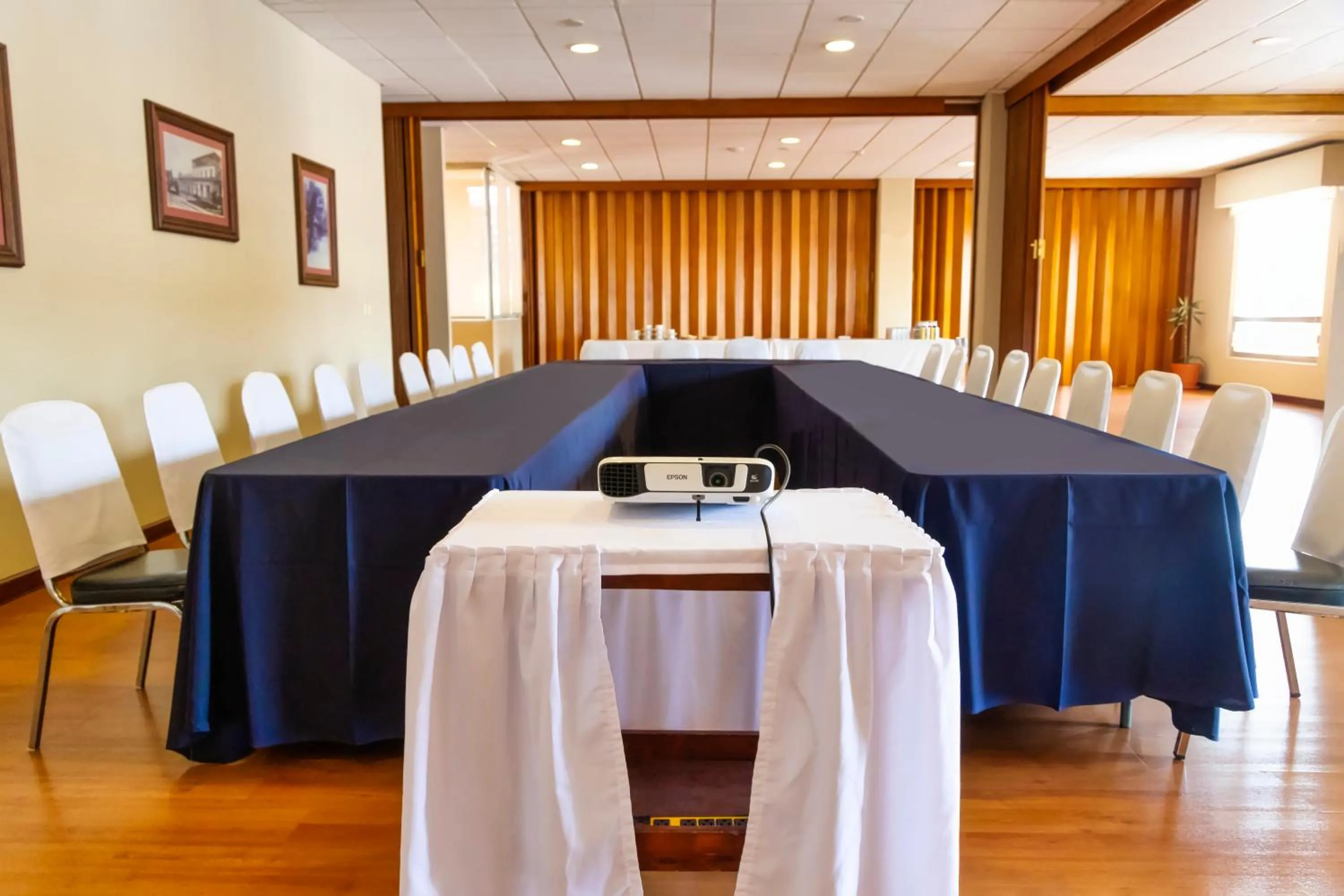 Lounge or bar in Hotel Plaza Uruapan