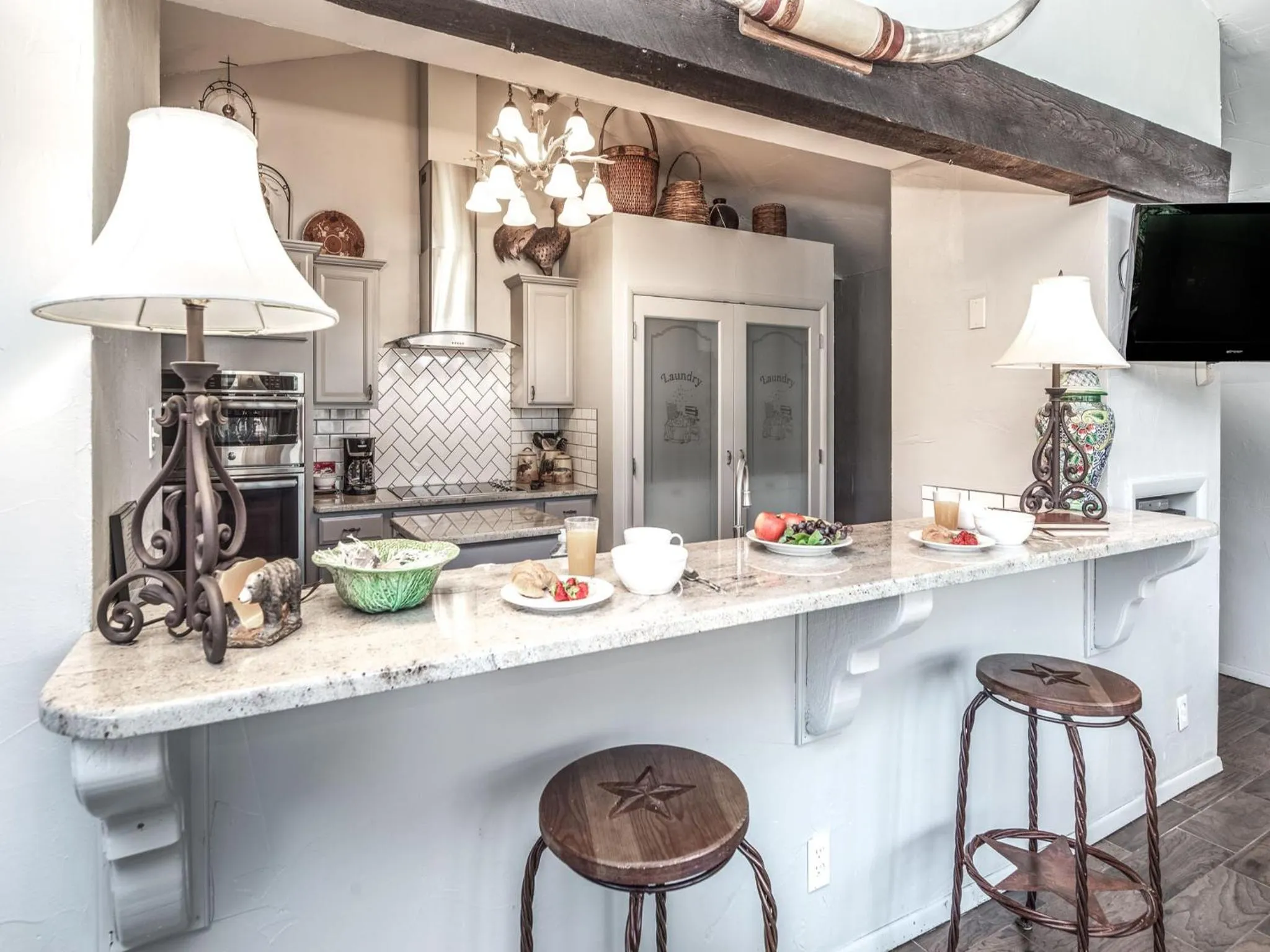 Kitchen or kitchenette in Bear Cave