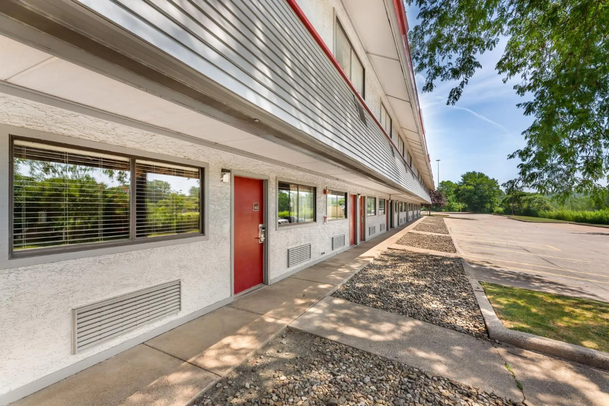 Property building in Red Roof Inn Erie – I-90