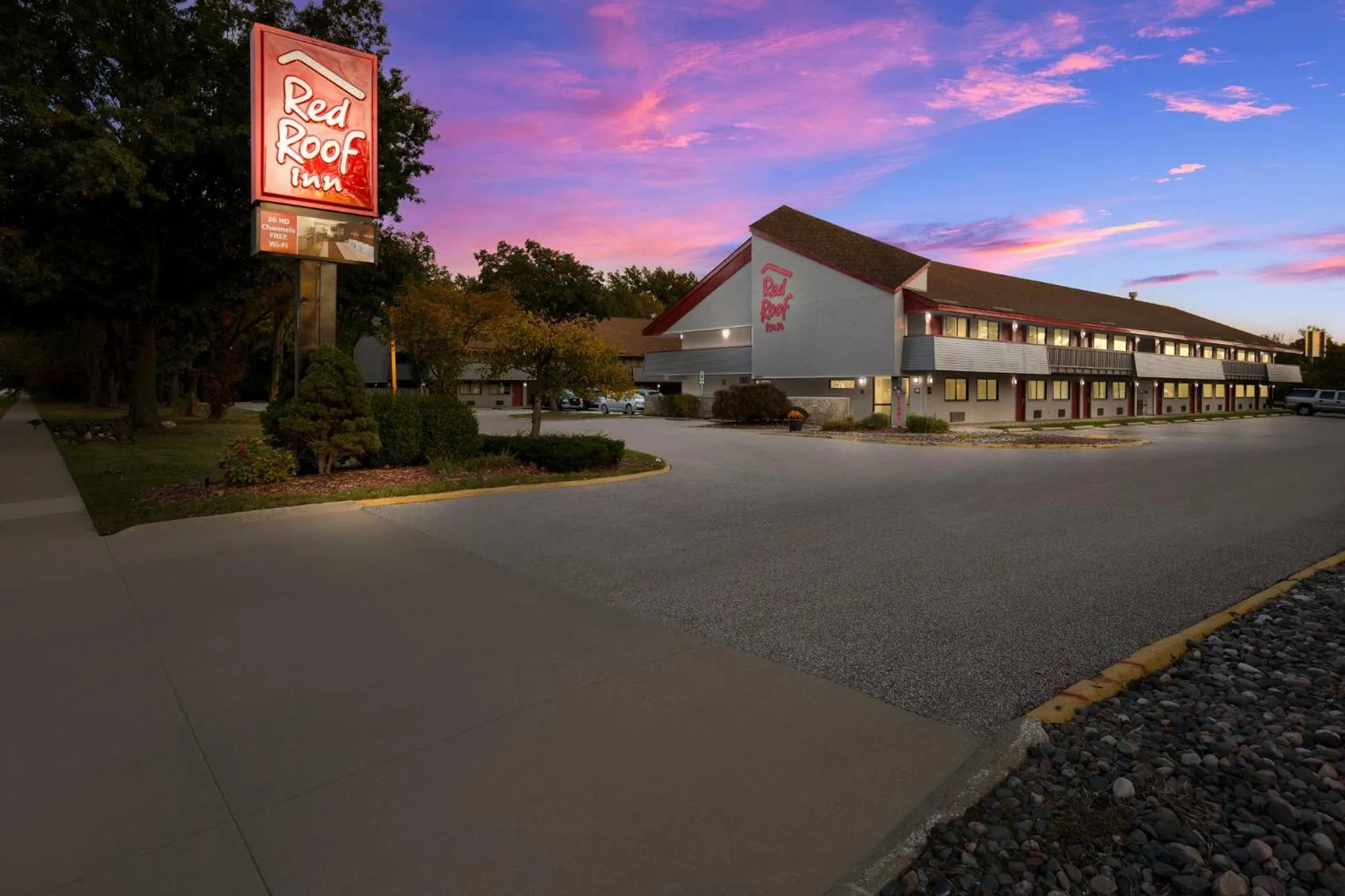 Property building in Red Roof Inn Cleveland - Westlake
