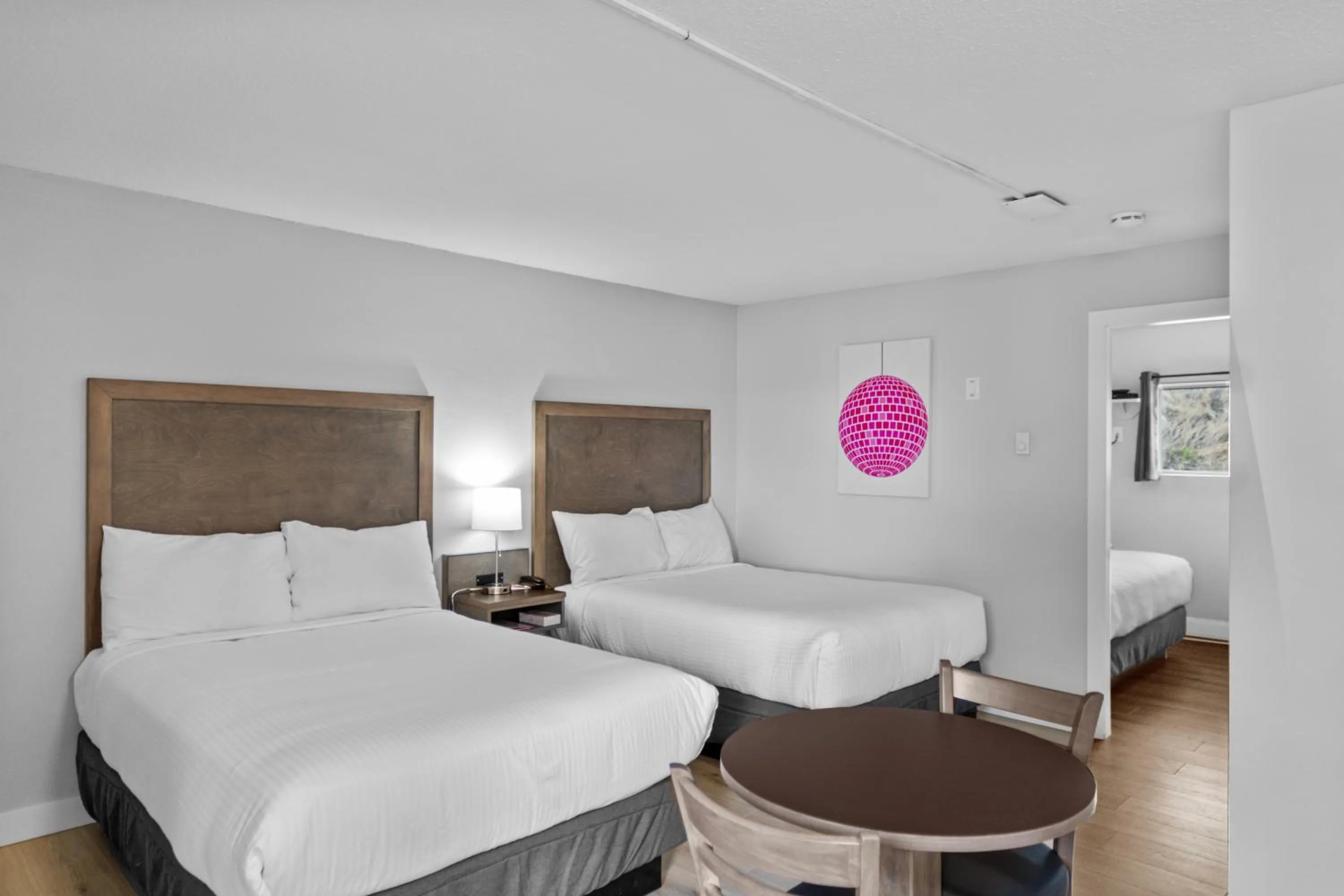 Living room, Bed in The Vista Inn