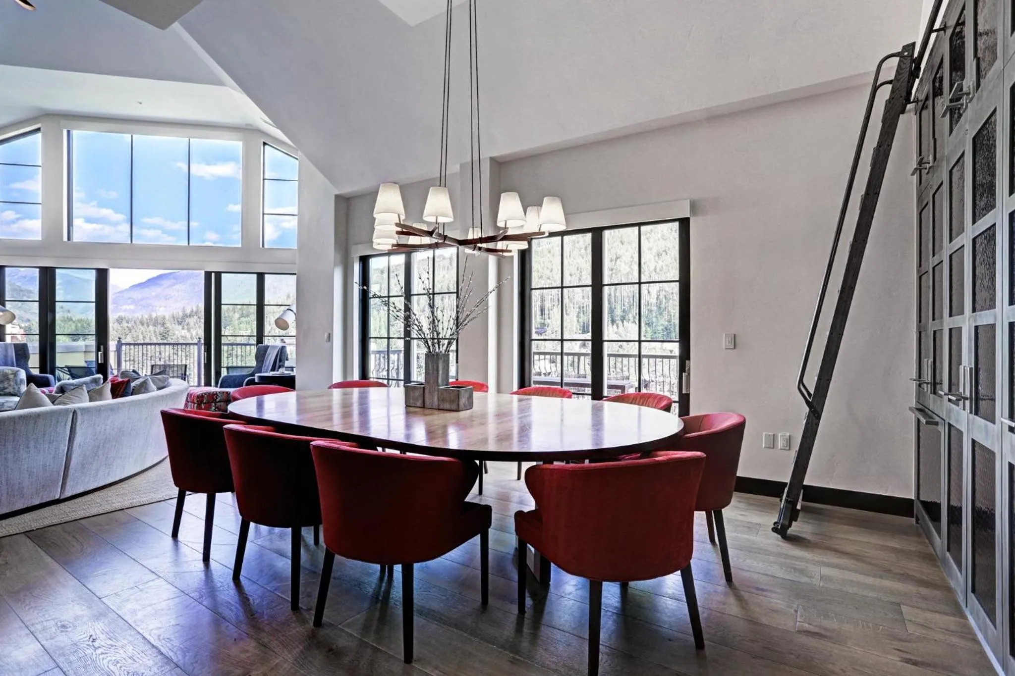 Dining area in Legendary Lodging at the Ritz Carlton Residences Vail, A Vail Resorts Property