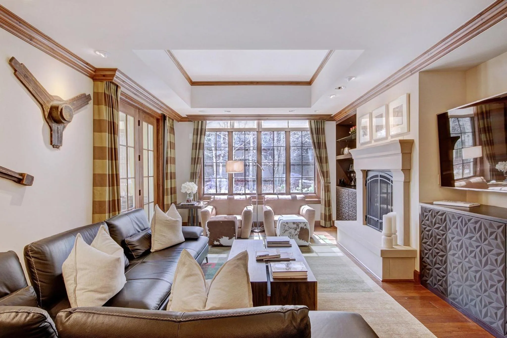 Living room in Legendary Lodging at the Ritz Carlton Residences Vail, A Vail Resorts Property