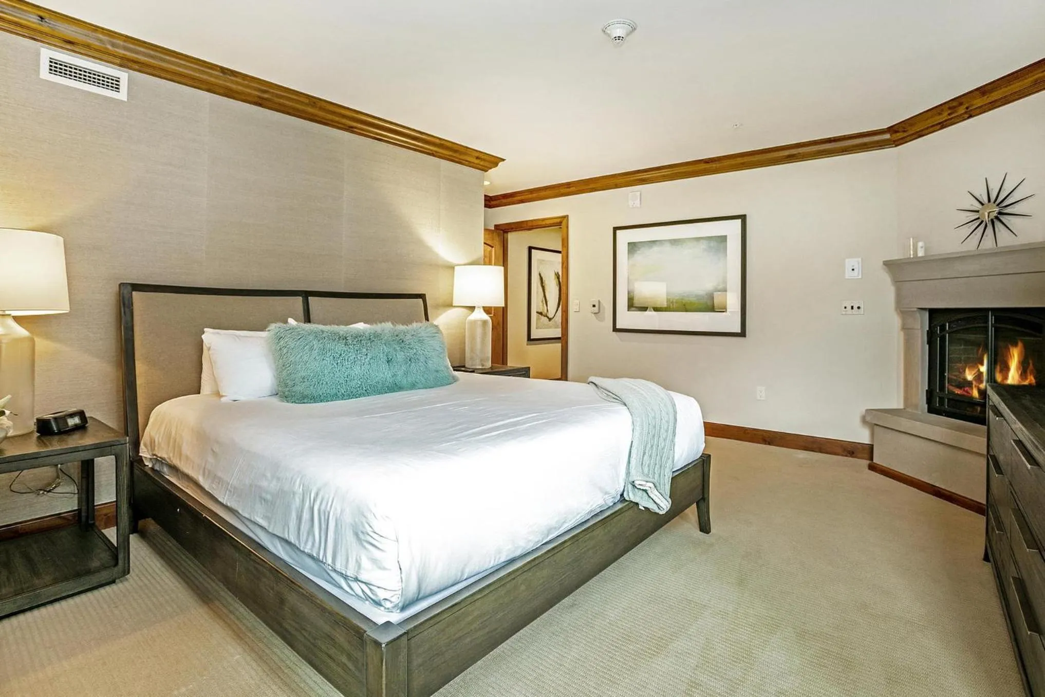 Photo of the whole room, Bed in Legendary Lodging at the Ritz Carlton Residences Vail, A Vail Resorts Property