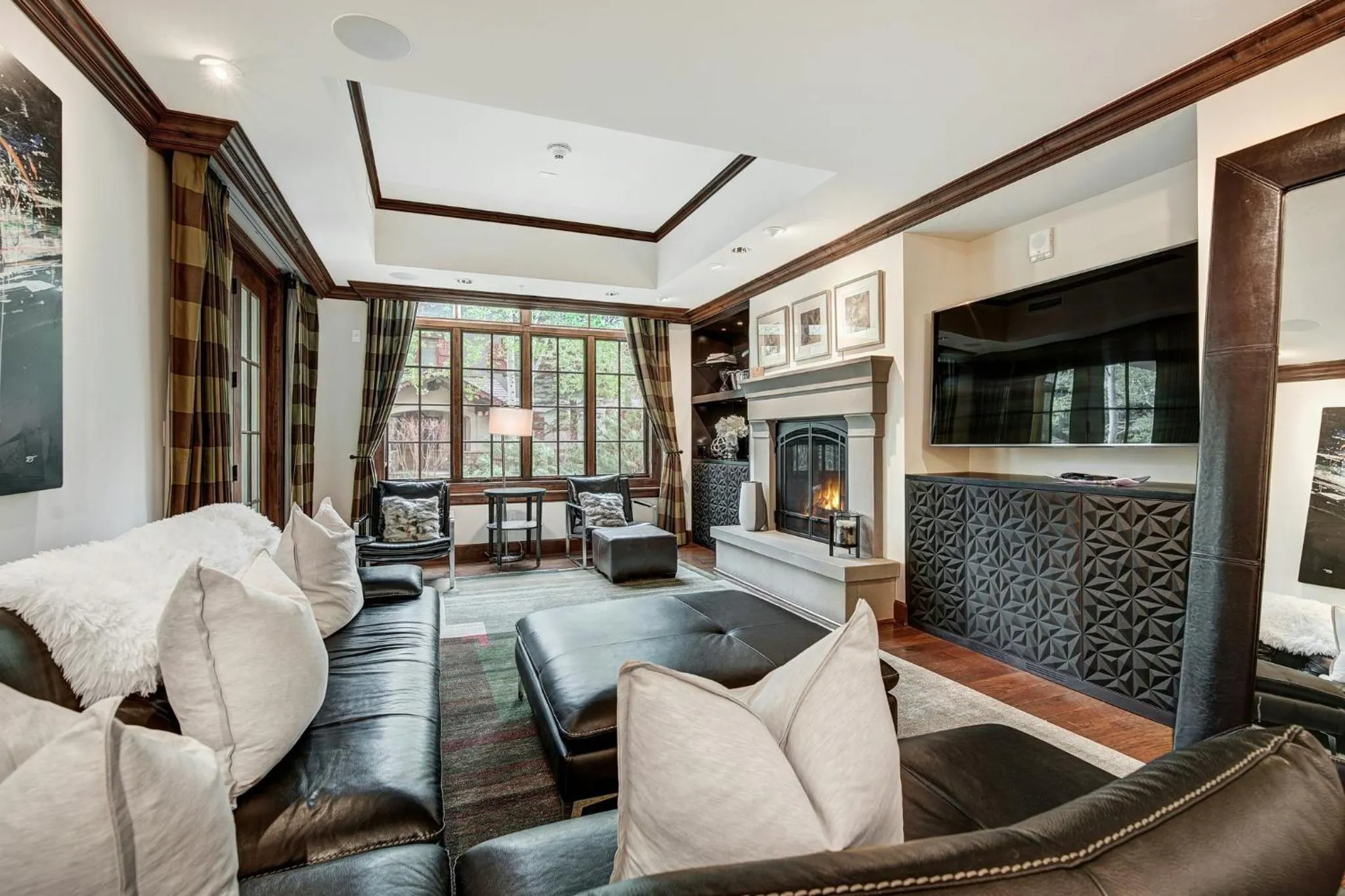 Living room in Legendary Lodging at the Ritz Carlton Residences Vail, A Vail Resorts Property