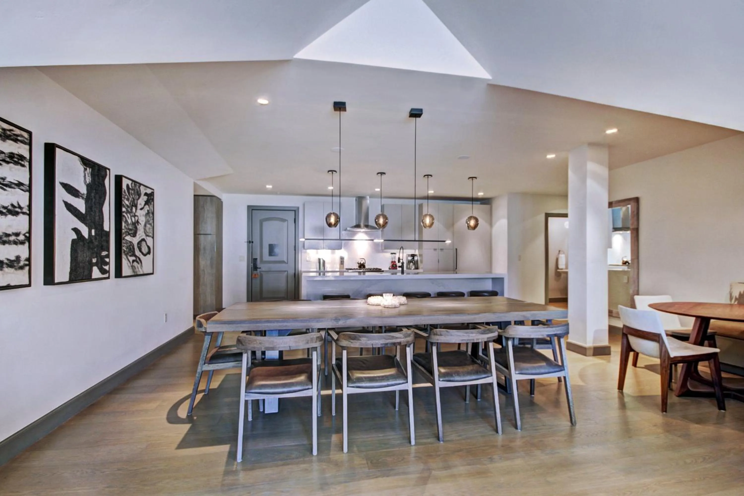 Dining area in Legendary Lodging at the Ritz Carlton Residences Vail, A Vail Resorts Property
