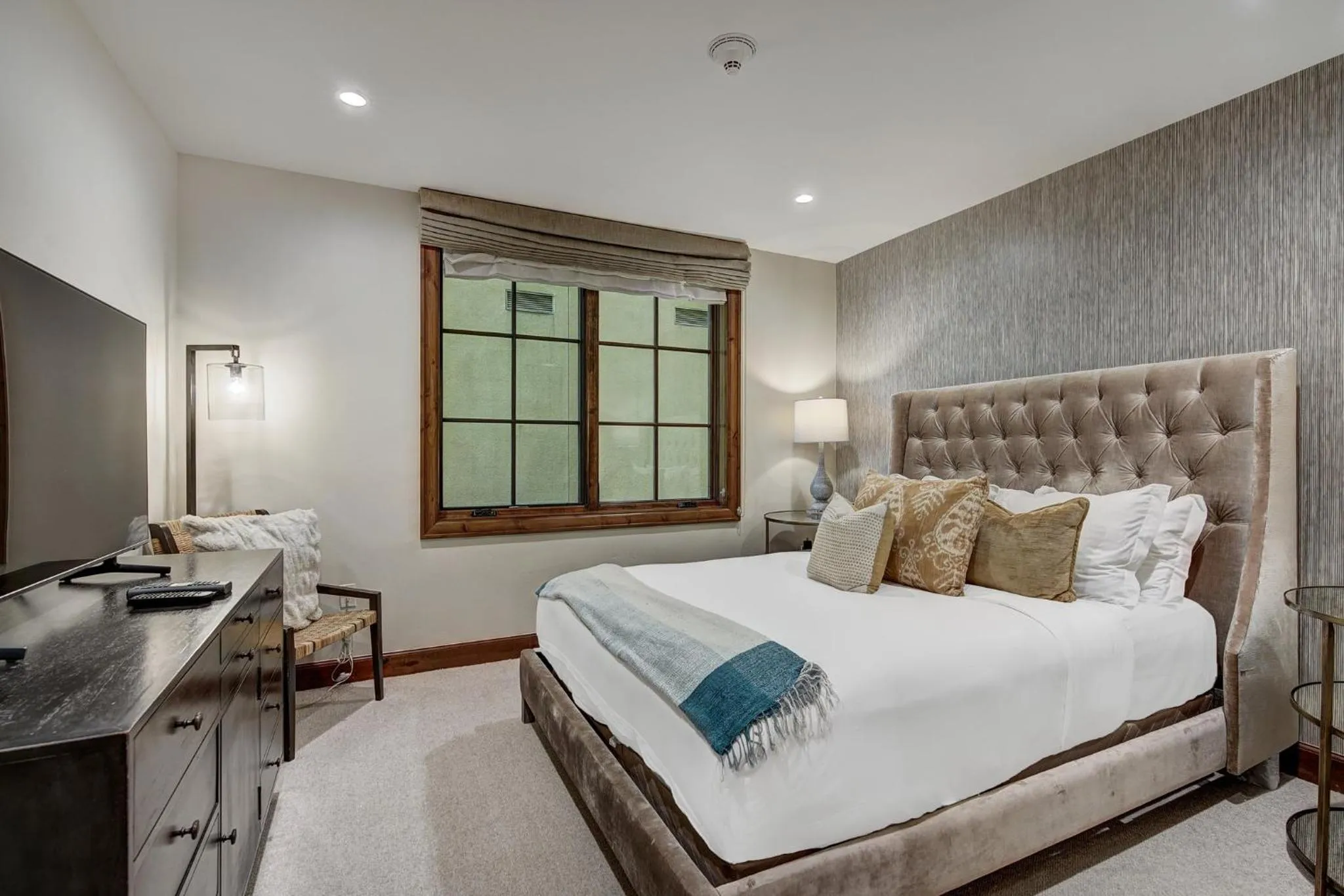 Bedroom, Bed in Legendary Lodging at the Ritz Carlton Residences Vail, A Vail Resorts Property