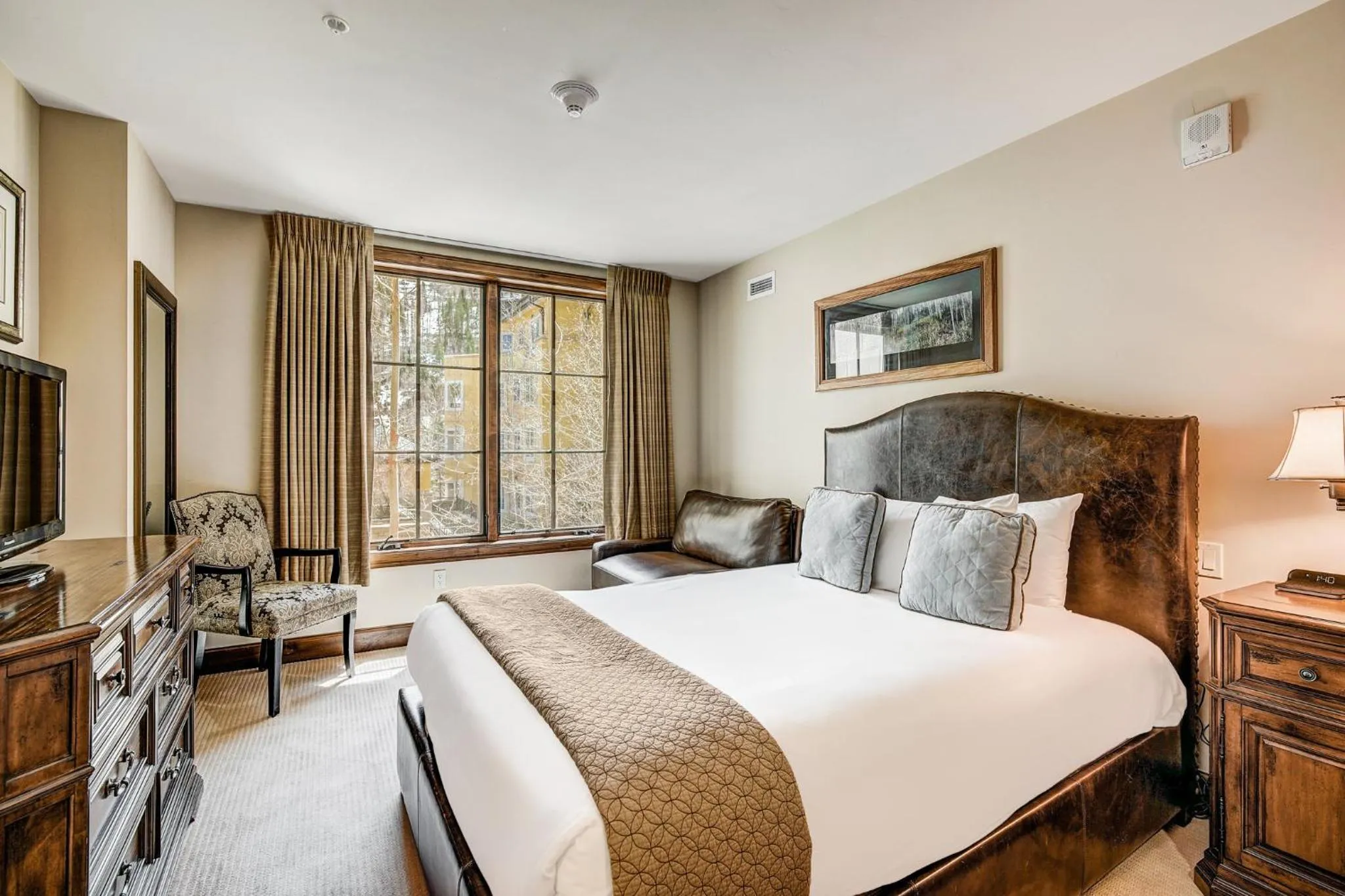 Bedroom, Bed in Legendary Lodging at the Ritz Carlton Residences Vail, A Vail Resorts Property