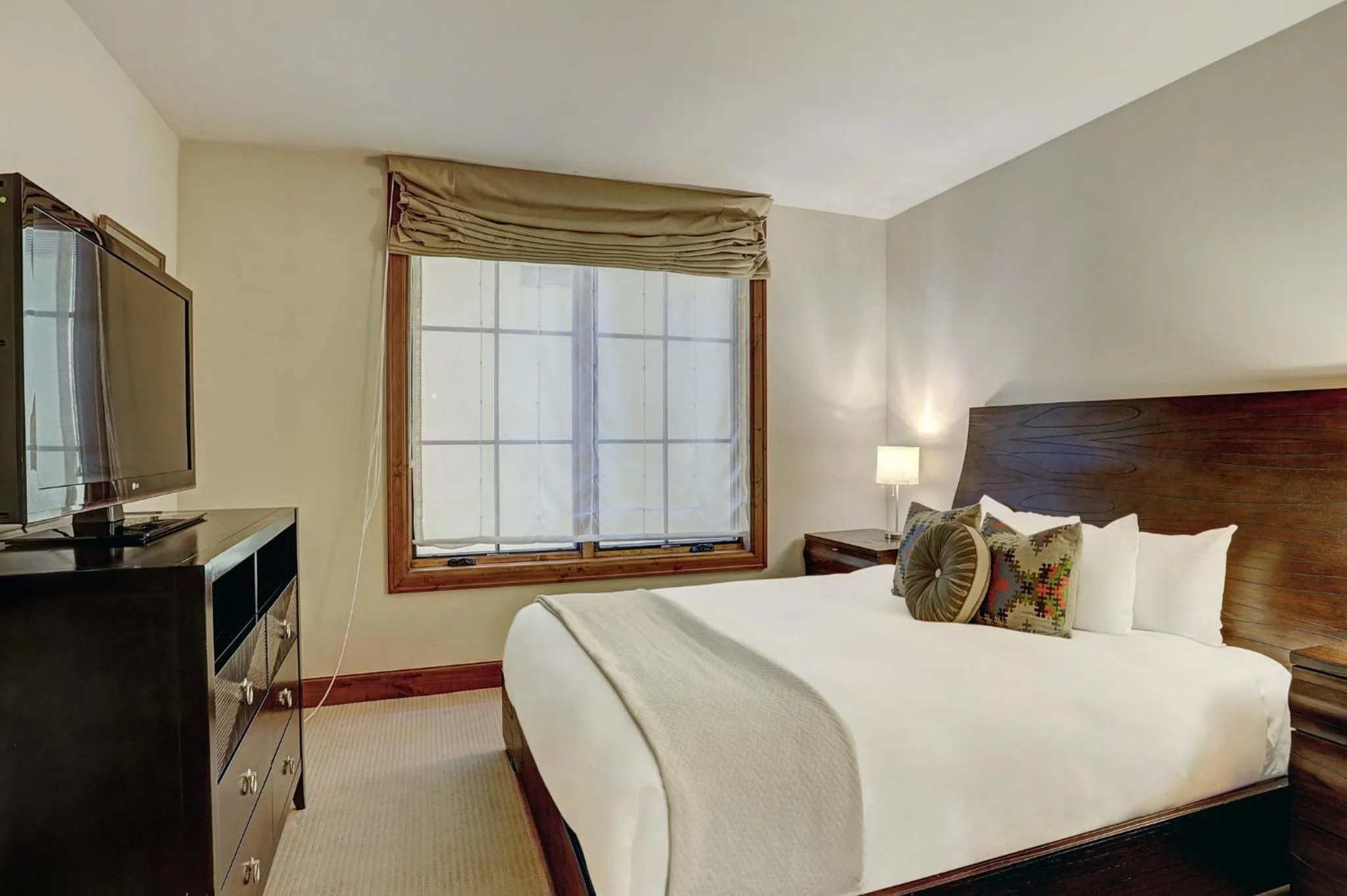 Bedroom, Bed in Legendary Lodging at the Ritz Carlton Residences Vail, A Vail Resorts Property