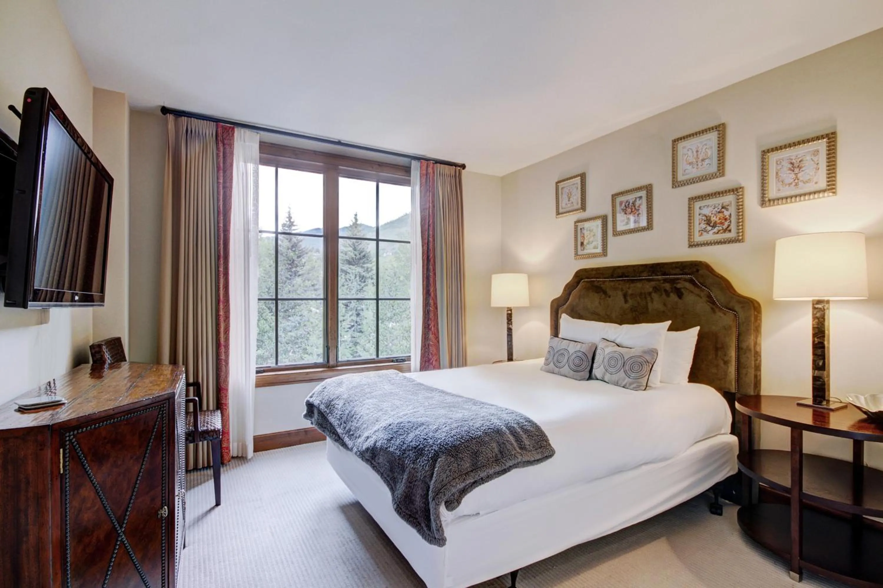 Bed in Legendary Lodging at the Ritz Carlton Residences Vail, A Vail Resorts Property