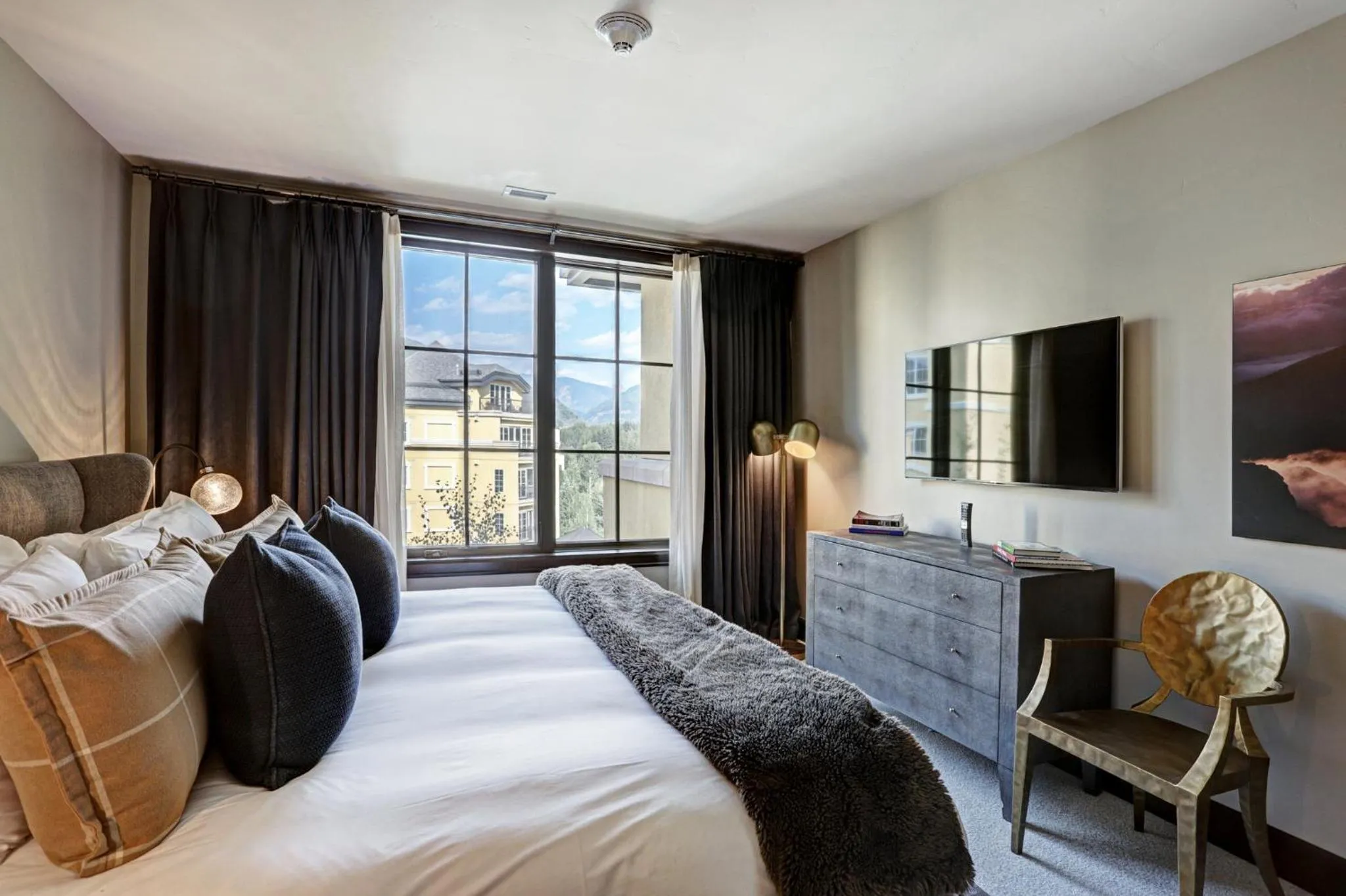 Photo of the whole room, Bed in Legendary Lodging at the Ritz Carlton Residences Vail, A Vail Resorts Property