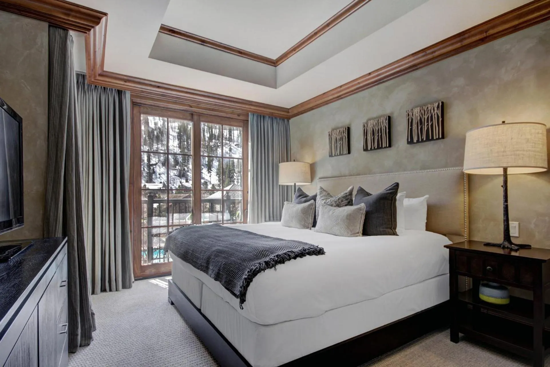 Bed in Legendary Lodging at the Ritz Carlton Residences Vail, A Vail Resorts Property