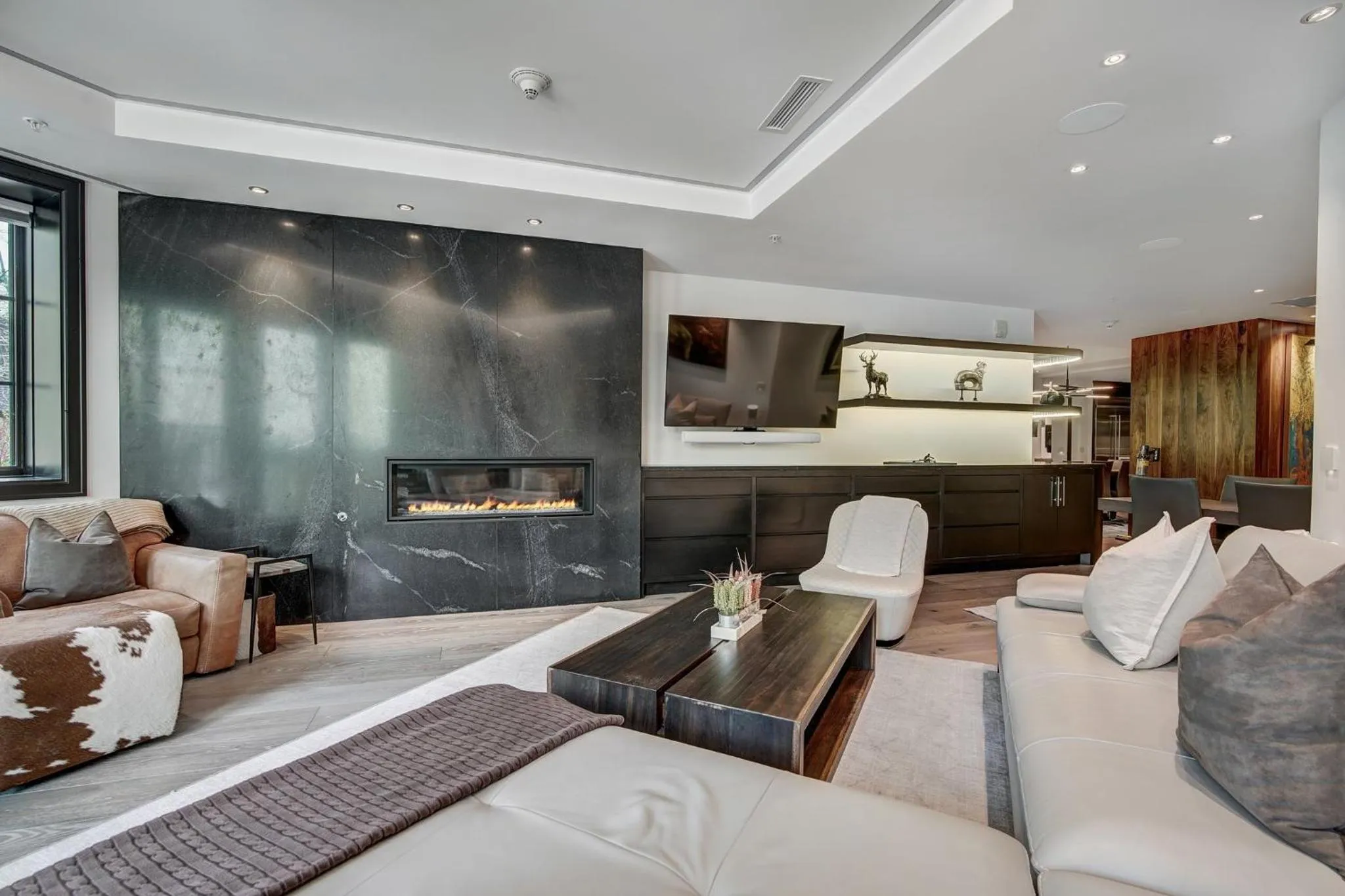 Living room in Legendary Lodging at the Ritz Carlton Residences Vail, A Vail Resorts Property