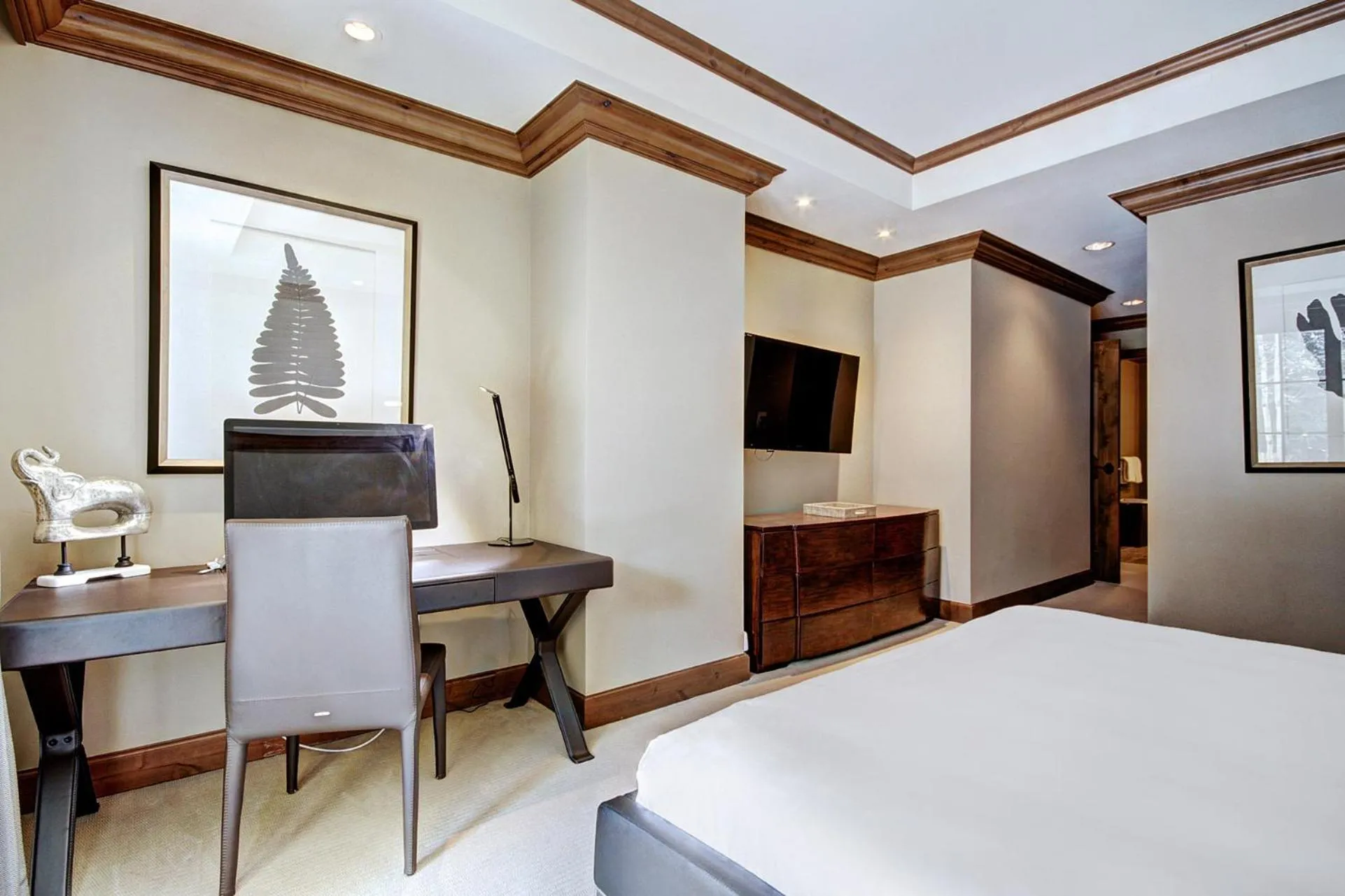 Bedroom, Bed in Legendary Lodging at the Ritz Carlton Residences Vail, A Vail Resorts Property