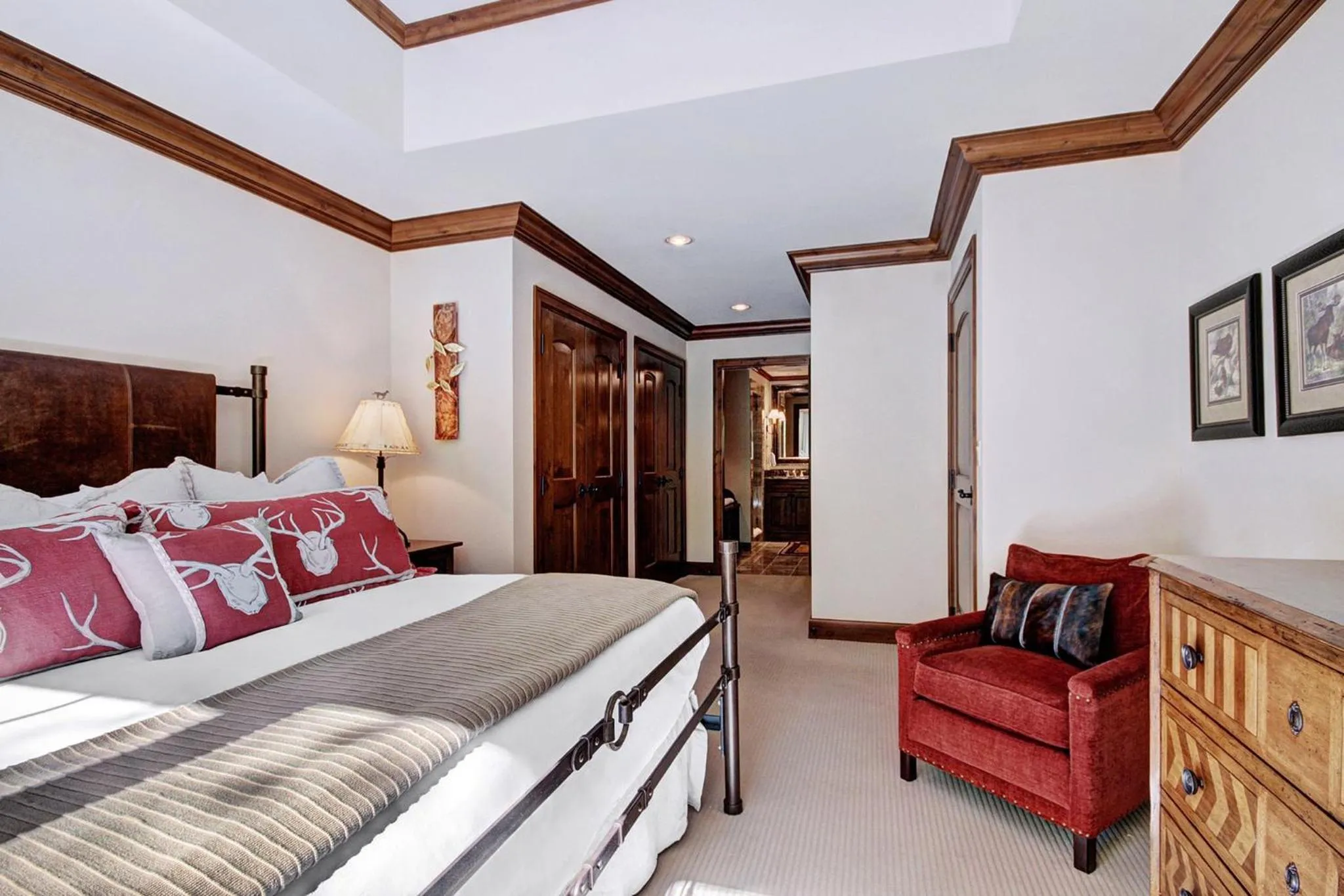 Photo of the whole room, Bed in Legendary Lodging at the Ritz Carlton Residences Vail, A Vail Resorts Property