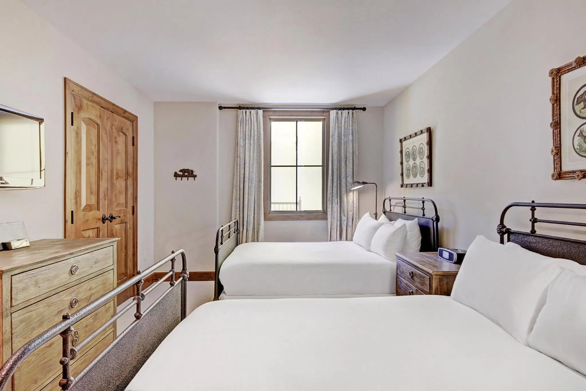 Photo of the whole room, Bed in Legendary Lodging at the Ritz Carlton Residences Vail, A Vail Resorts Property