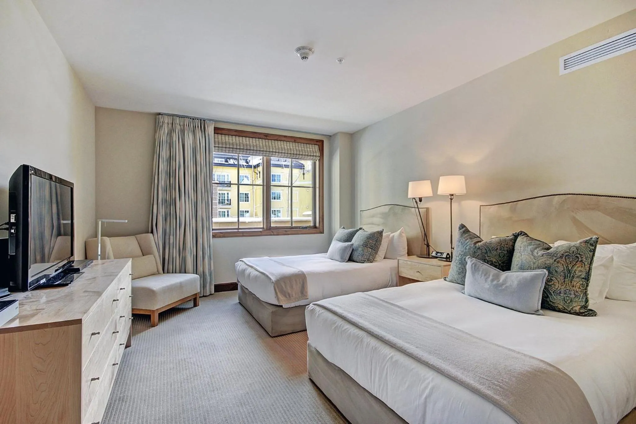 Bedroom, Bed in Legendary Lodging at the Ritz Carlton Residences Vail, A Vail Resorts Property