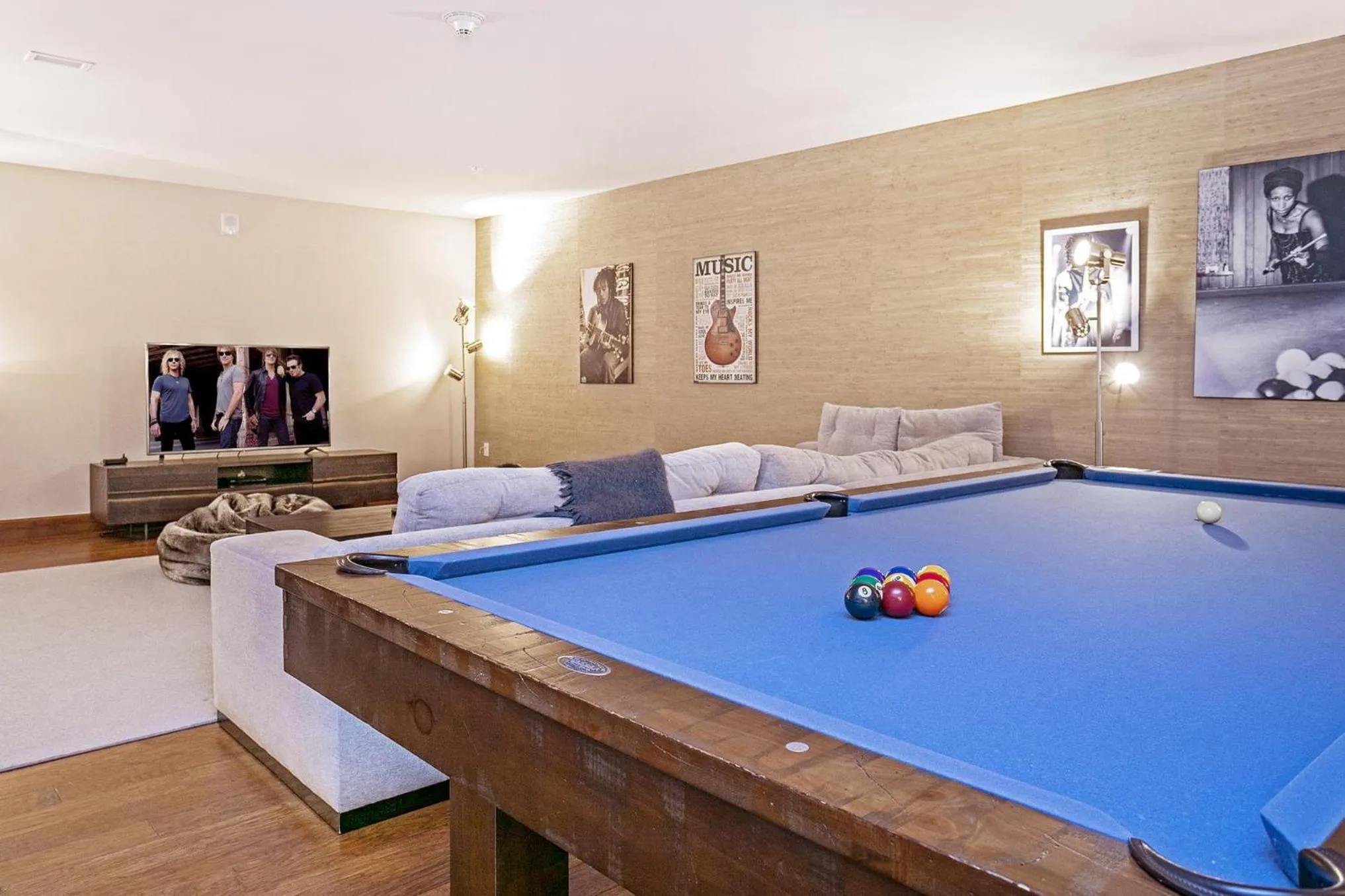 Living room in Legendary Lodging at the Ritz Carlton Residences Vail, A Vail Resorts Property