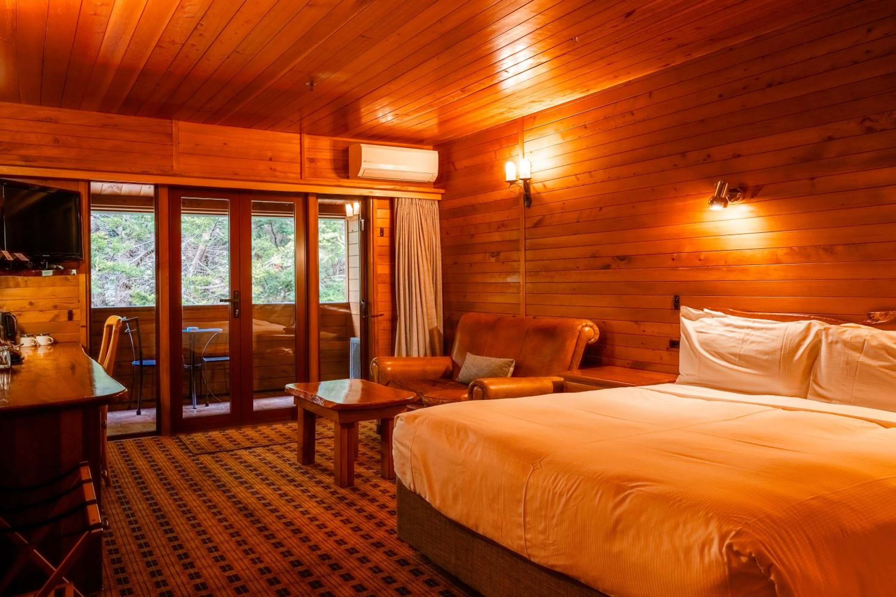 Bed in The Powderhorn Chateau