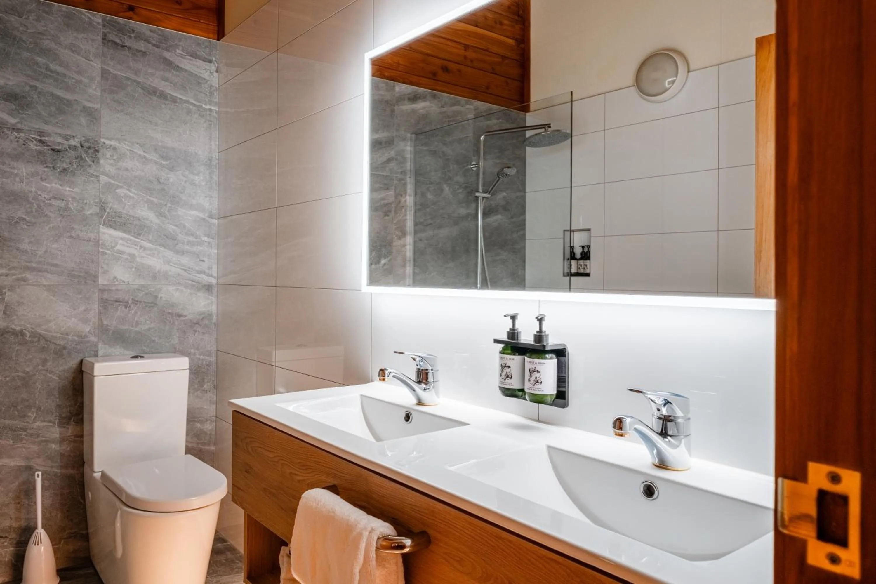 Shower in The Powderhorn Chateau