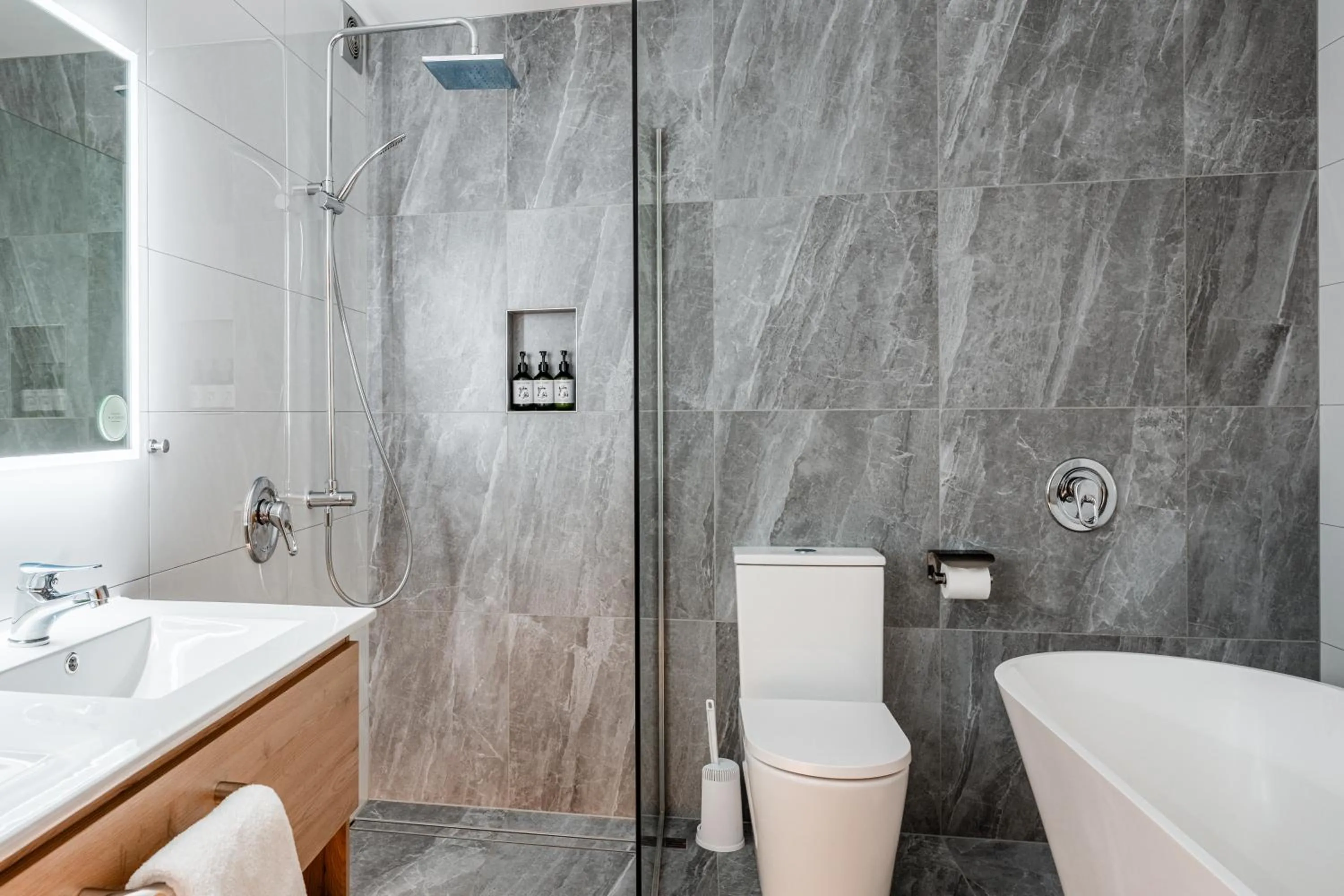 Shower in The Powderhorn Chateau