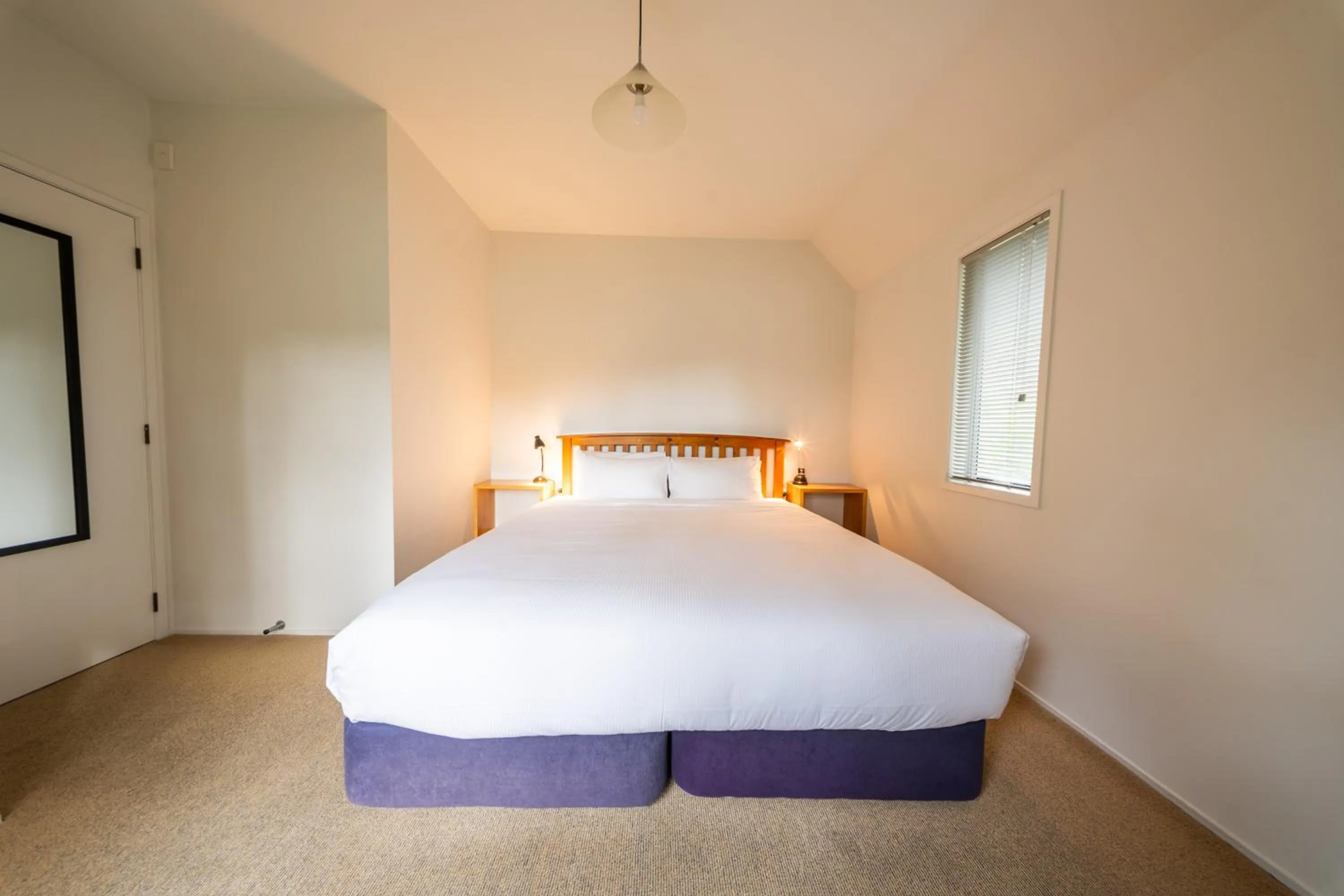 Photo of the whole room, Bed in The Powderhorn Chateau