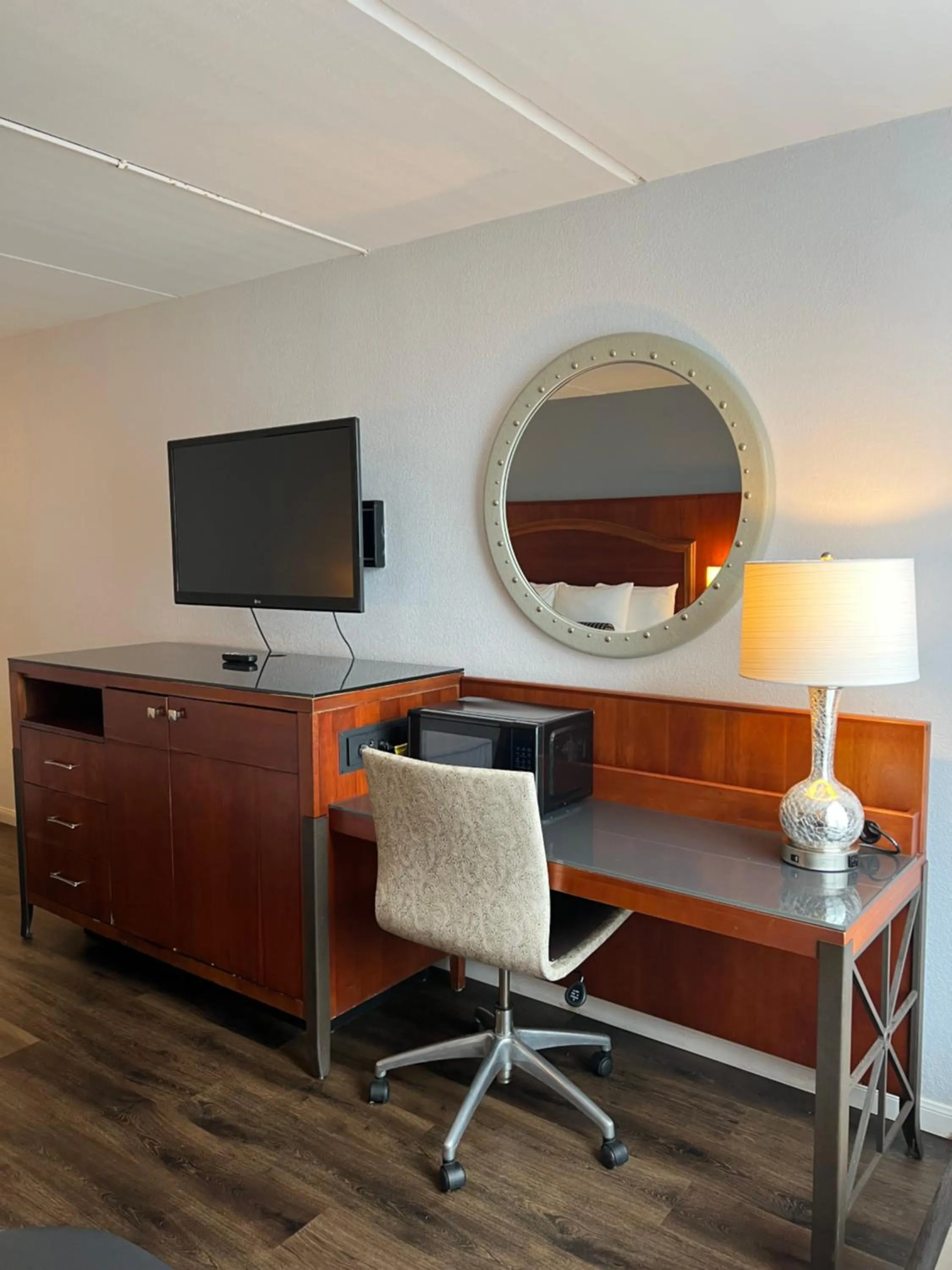 TV and multimedia in The Grand Hotel Spindletop