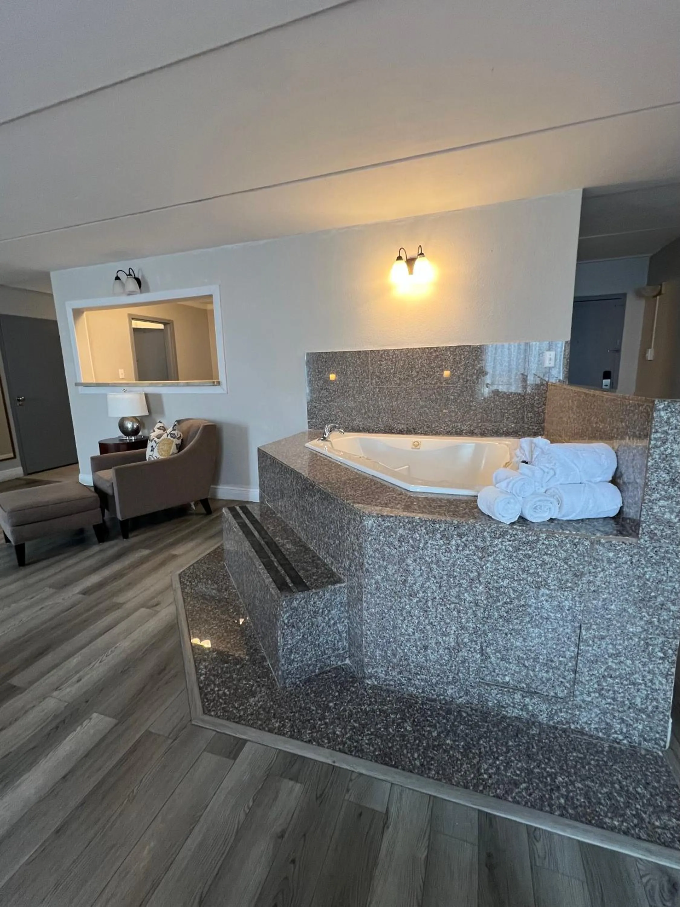 Hot Tub in The Grand Hotel Spindletop