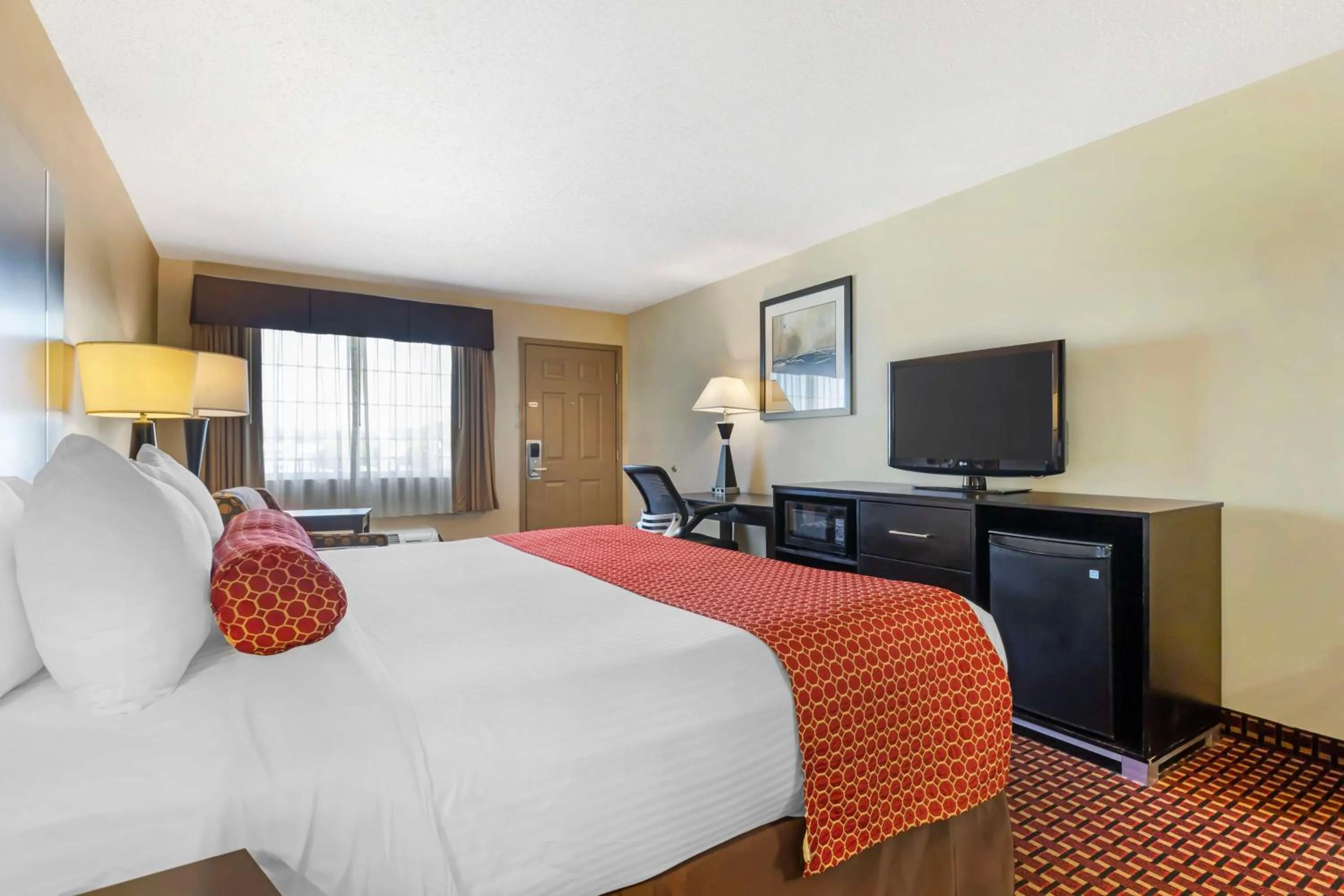 Bedroom, Bed in Best Western Van Buren Inn