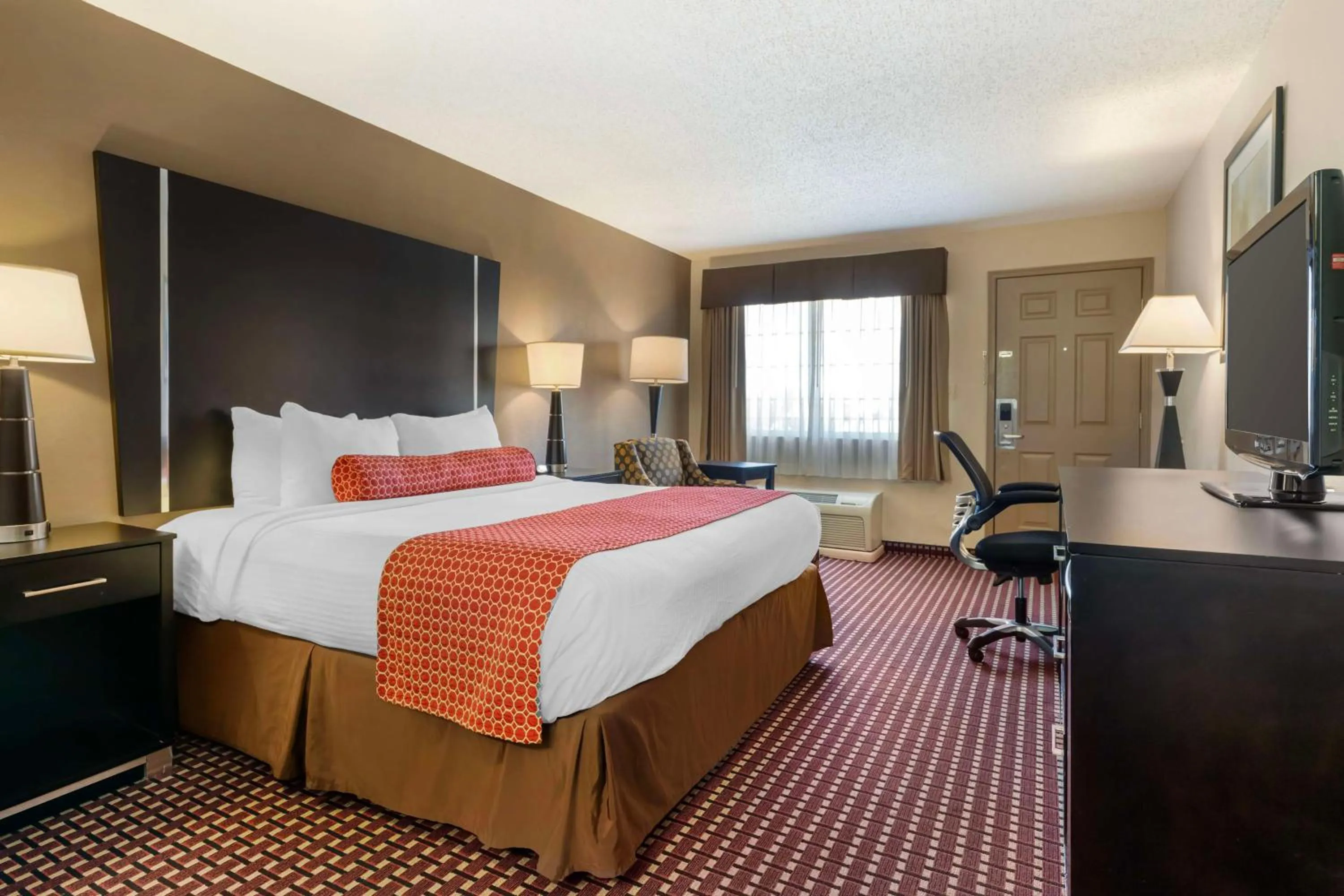 Bedroom, Bed in Best Western Van Buren Inn