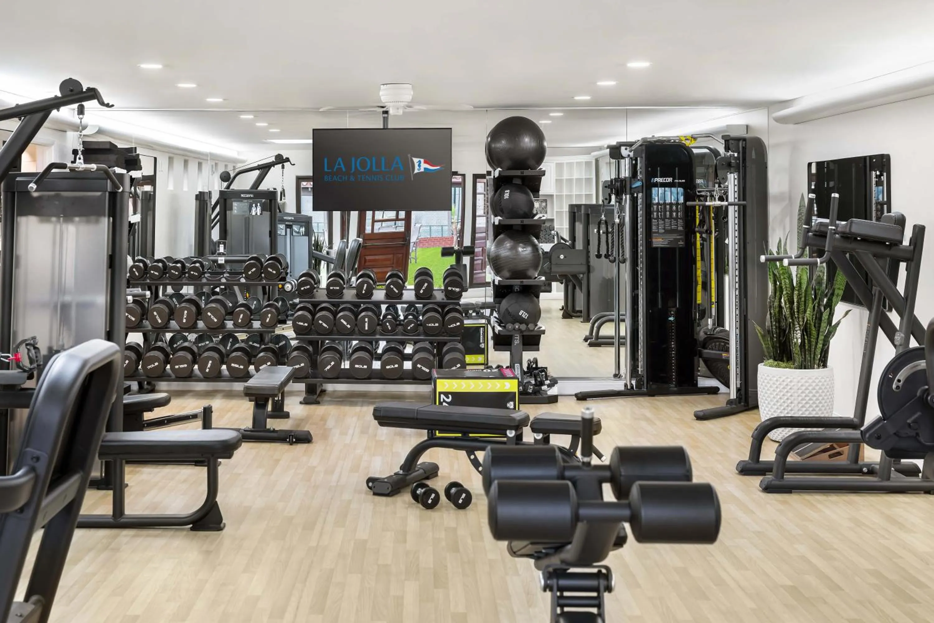 Fitness centre/facilities in La Jolla Beach & Tennis Club