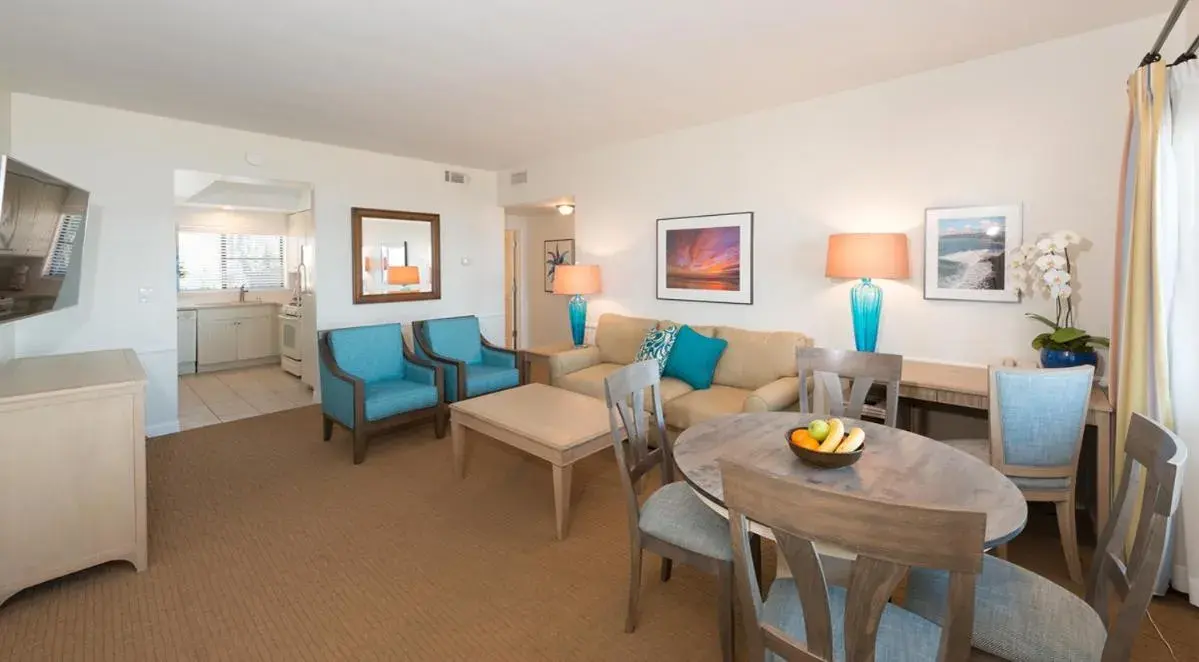 One-Bedroom Suite with Ocean View in La Jolla Beach & Tennis Club One-Bedroom Suite with Ocean View in La Jolla Beach & Tennis Club