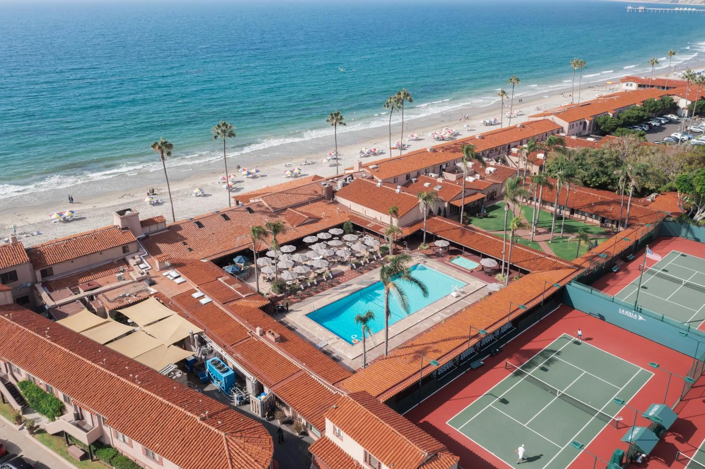 Property building in La Jolla Beach & Tennis Club