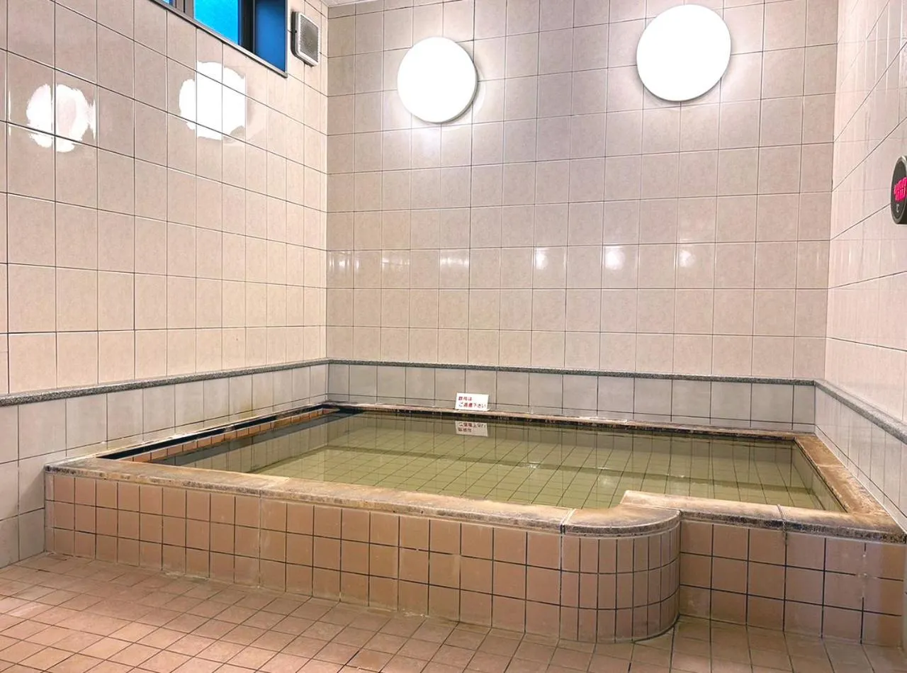 Public Bath in Island Hotel