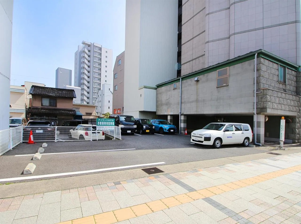 Parking in Island Hotel