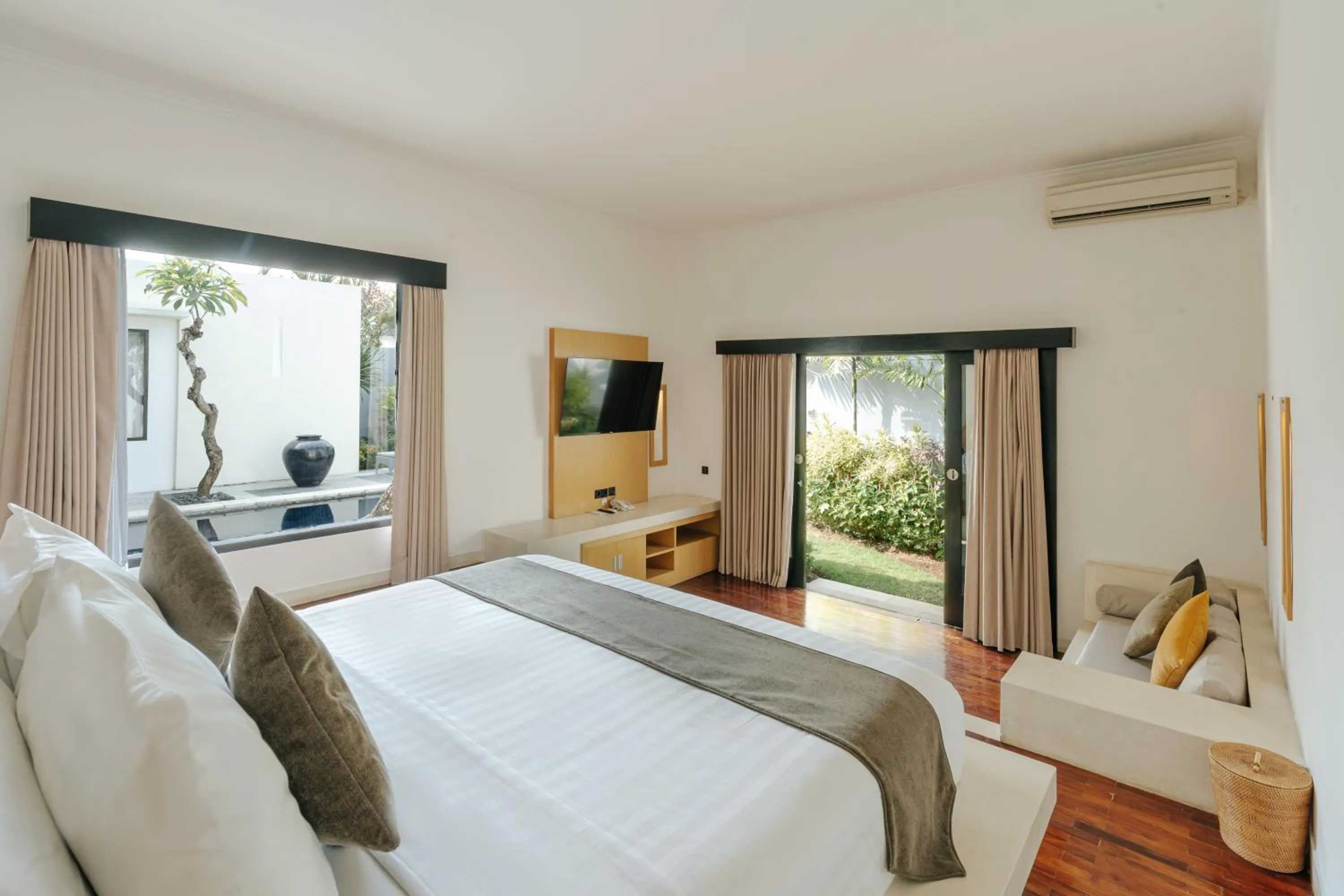 Bedroom, Bed in The Seminyak Suites Private Villas