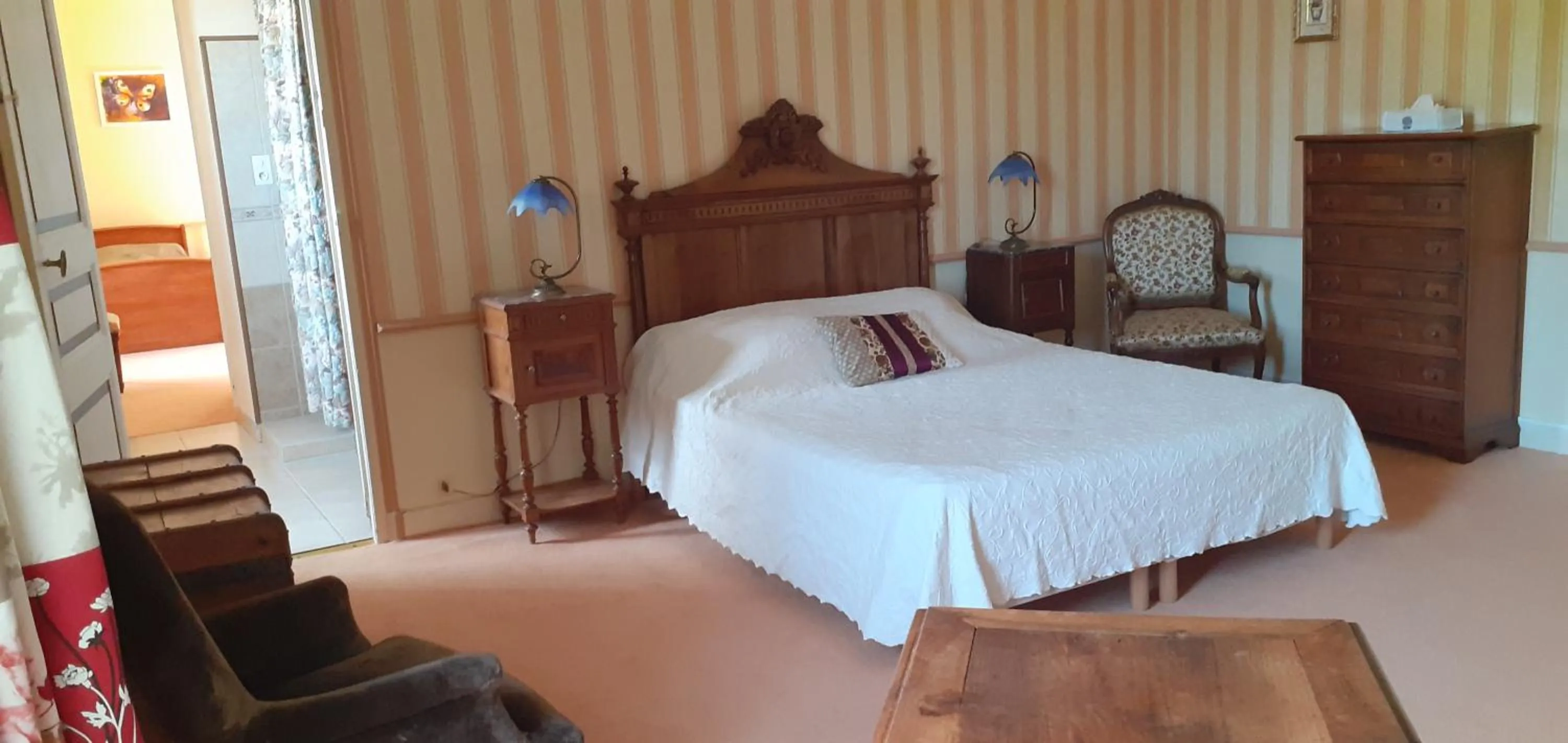 Bedroom, Bed in Château des Bretonnières sur vie - Maison d'hôtes et gîte 4 personnes