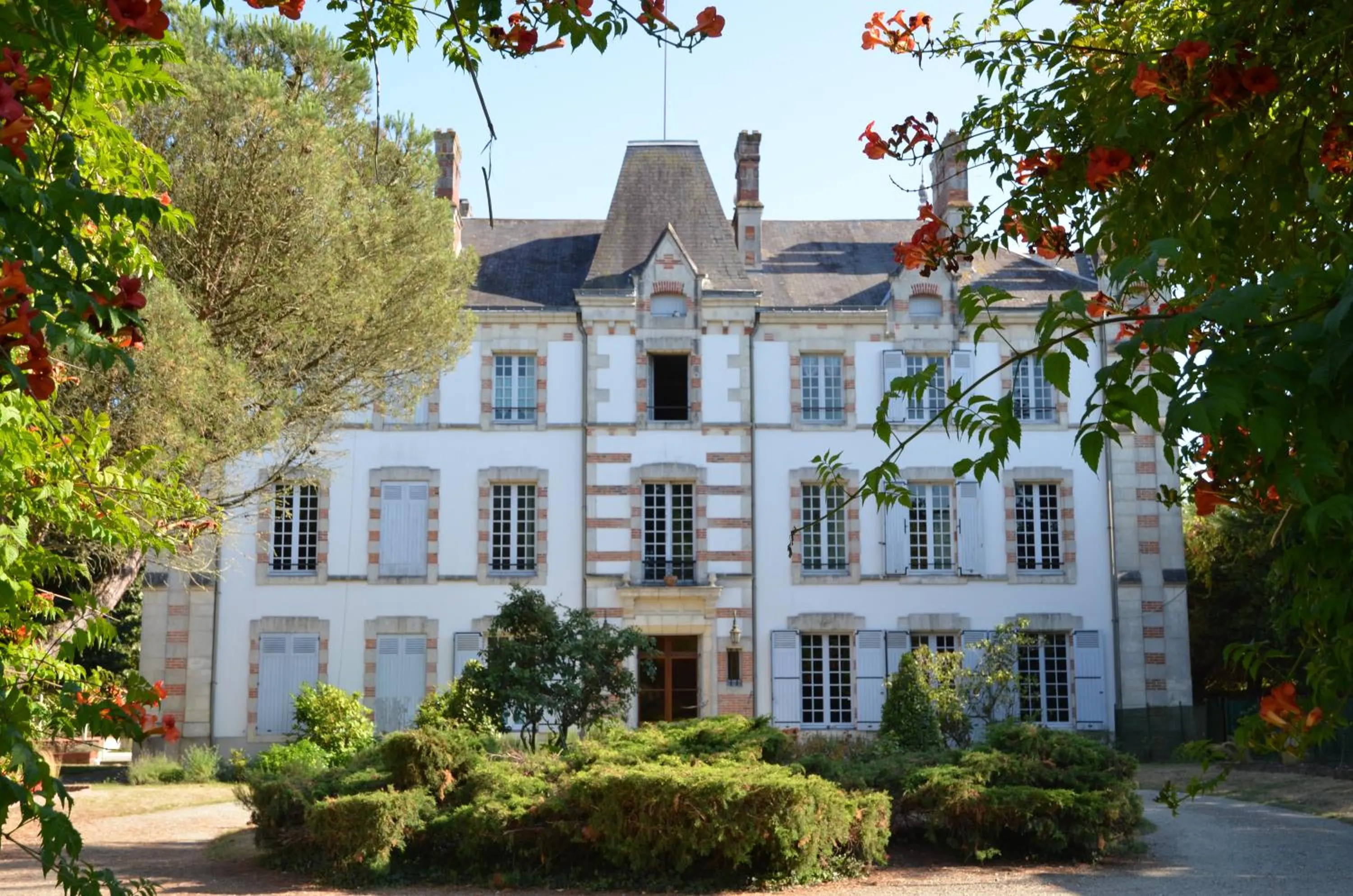 Facade/entrance in Château des Bretonnières sur vie - Maison d'hôtes et gîte 4 personnes