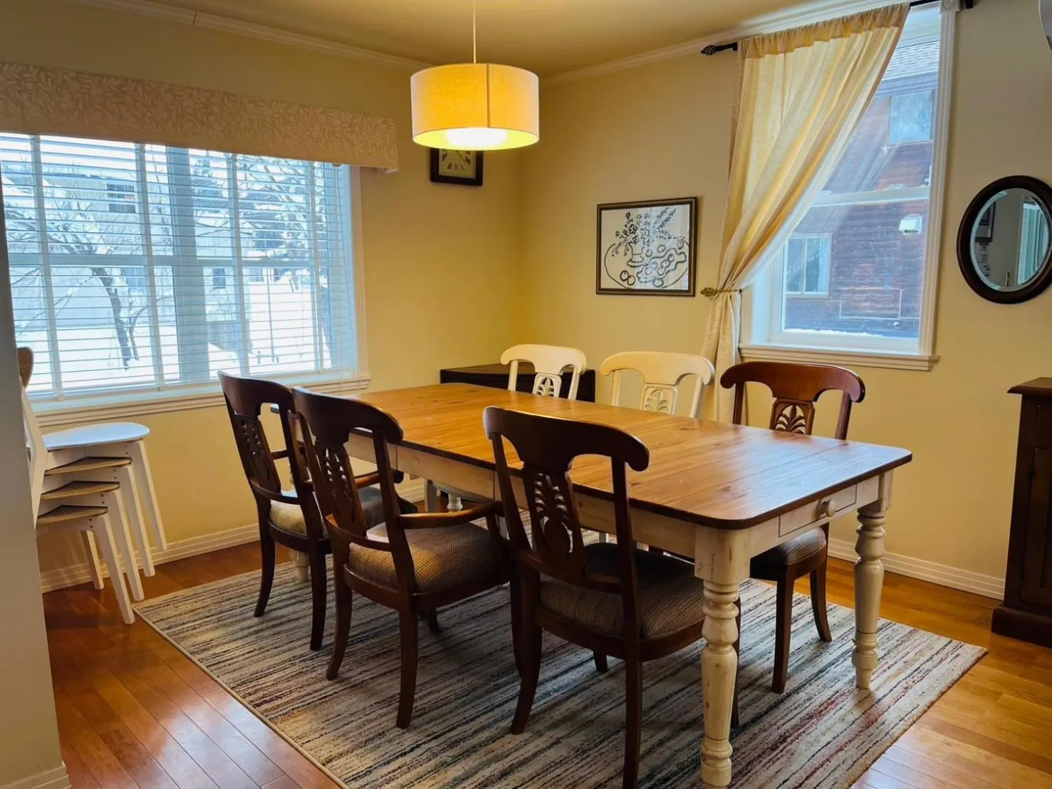 Dining area in STARRY