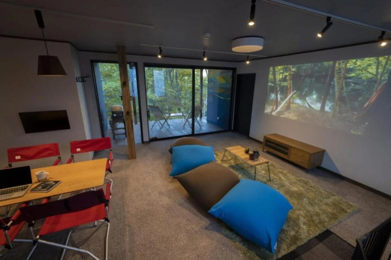 Communal lounge/ TV room in STARRY