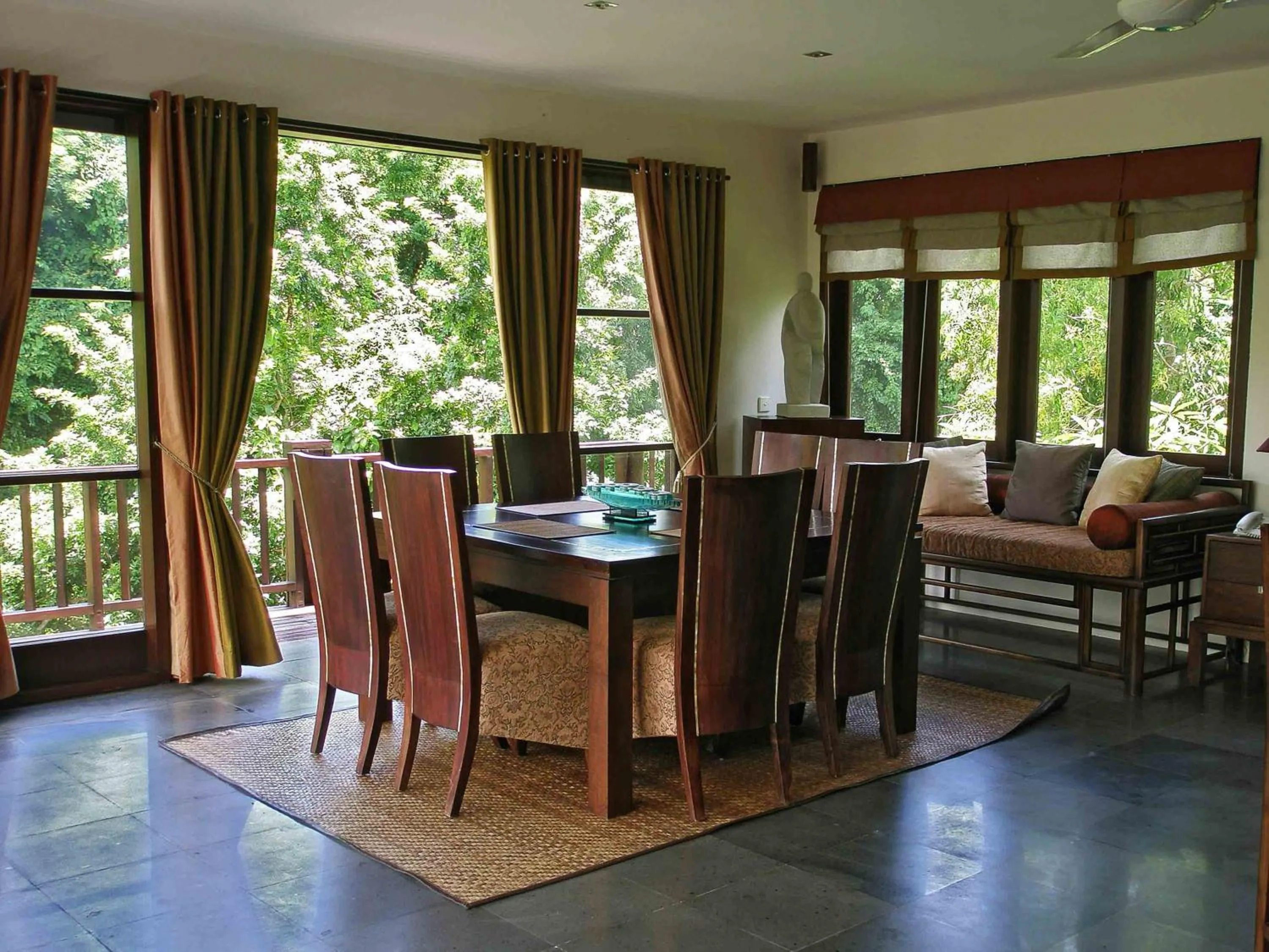 Dining area in Gending Kedis Luxury Villas & Spa Estate